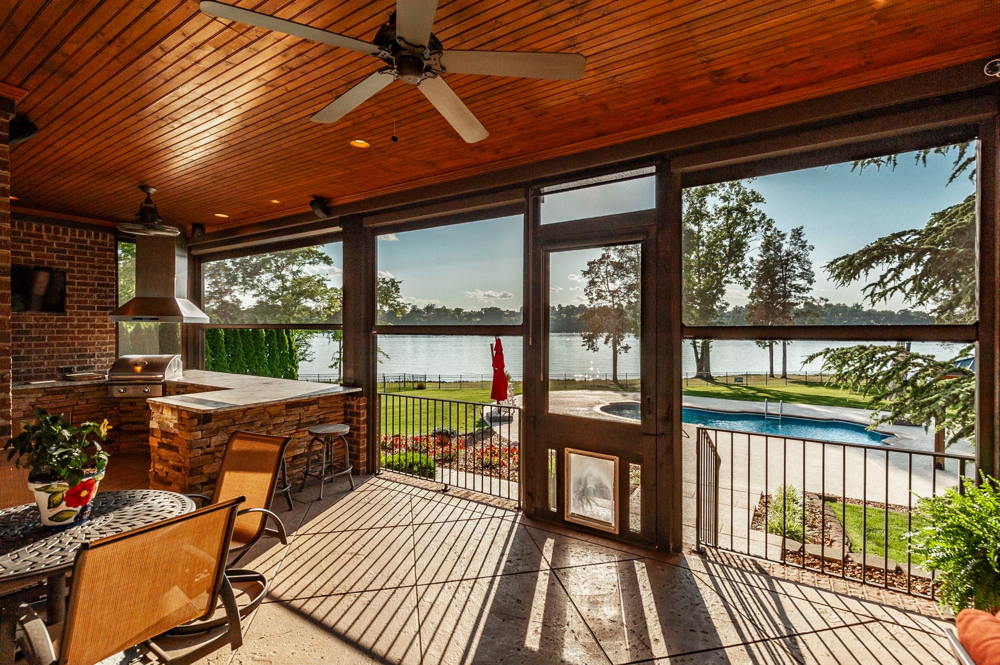 Hendersonville, Tennessee, 37075, United States, 3 Bedrooms Bedrooms, ,4 BathroomsBathrooms,Residential,Contingent,2052092