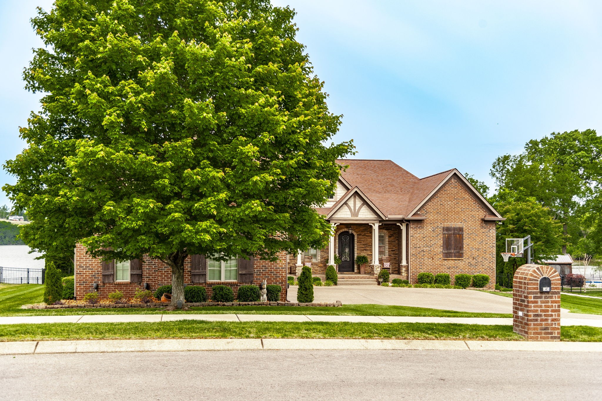 145 Windmill Pointe Cir