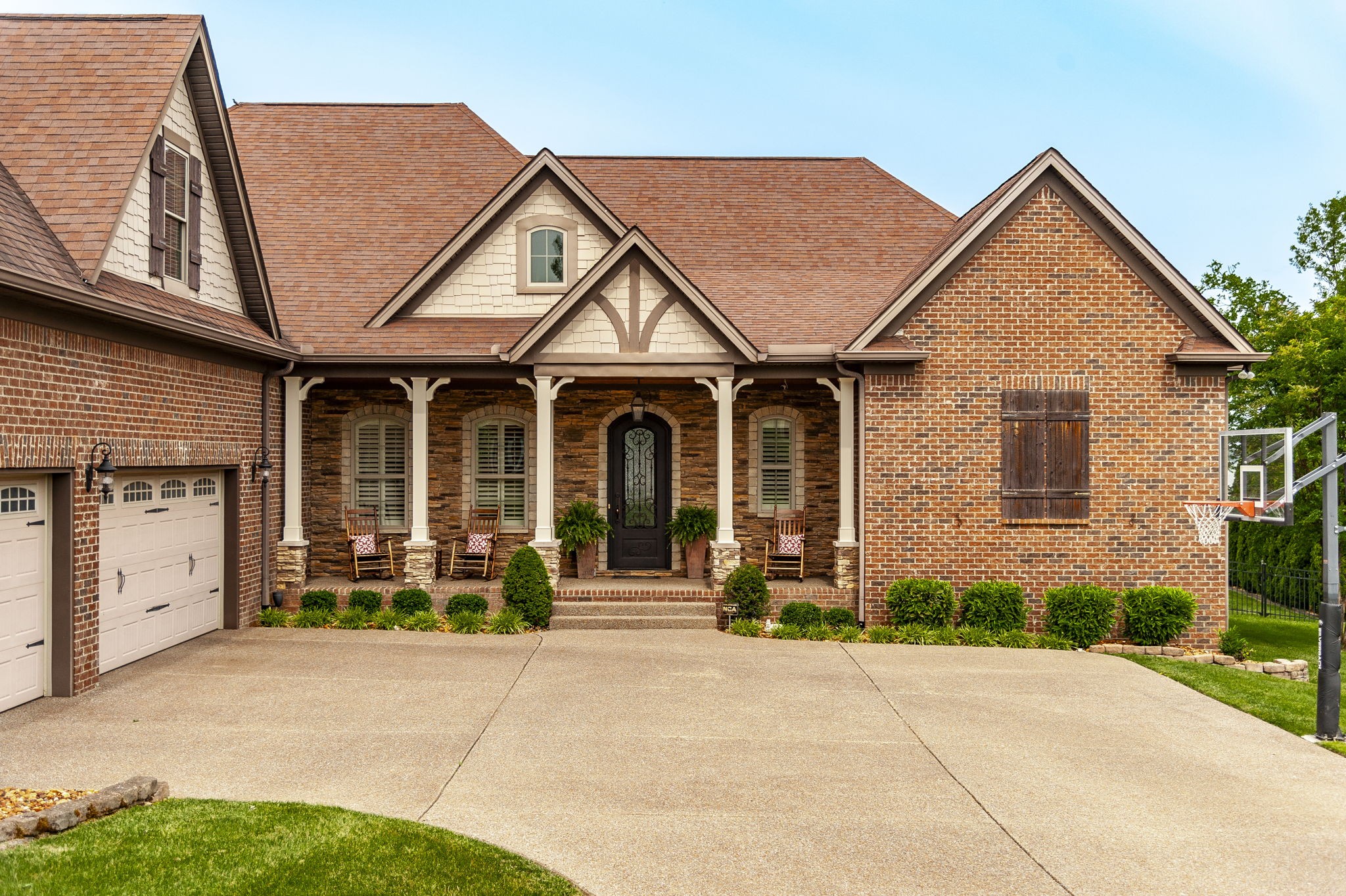 Hendersonville, Tennessee, 37075, United States, 3 Bedrooms Bedrooms, ,4 BathroomsBathrooms,Residential,Contingent,2052092