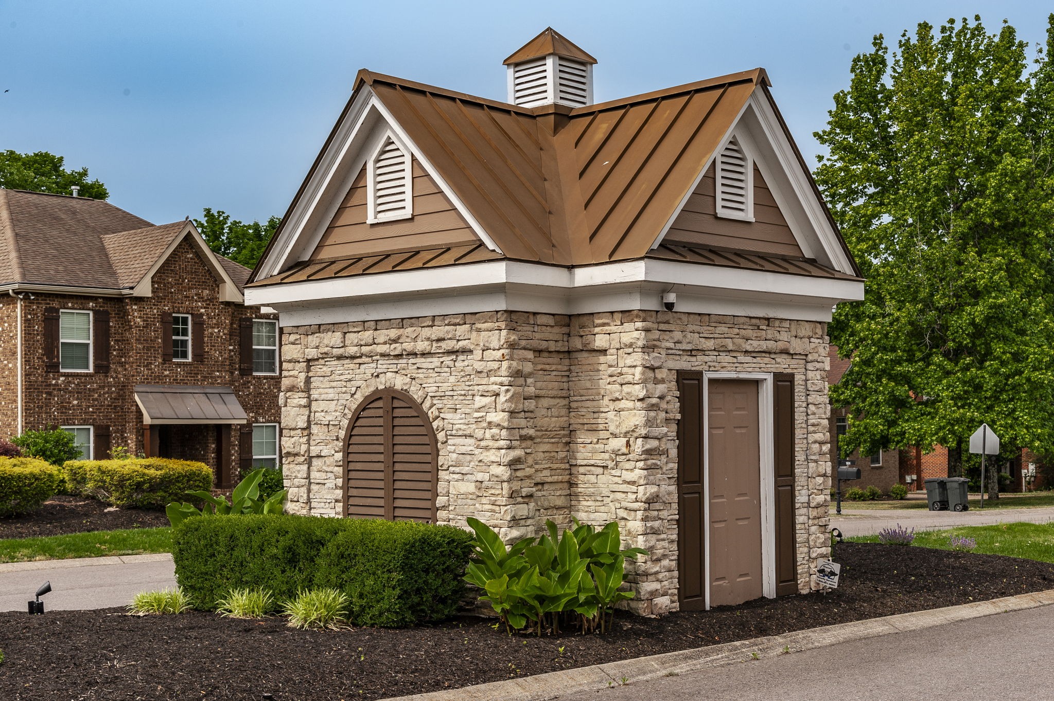 Hendersonville, Tennessee, 37075, United States, 3 Bedrooms Bedrooms, ,4 BathroomsBathrooms,Residential,Contingent,2052092