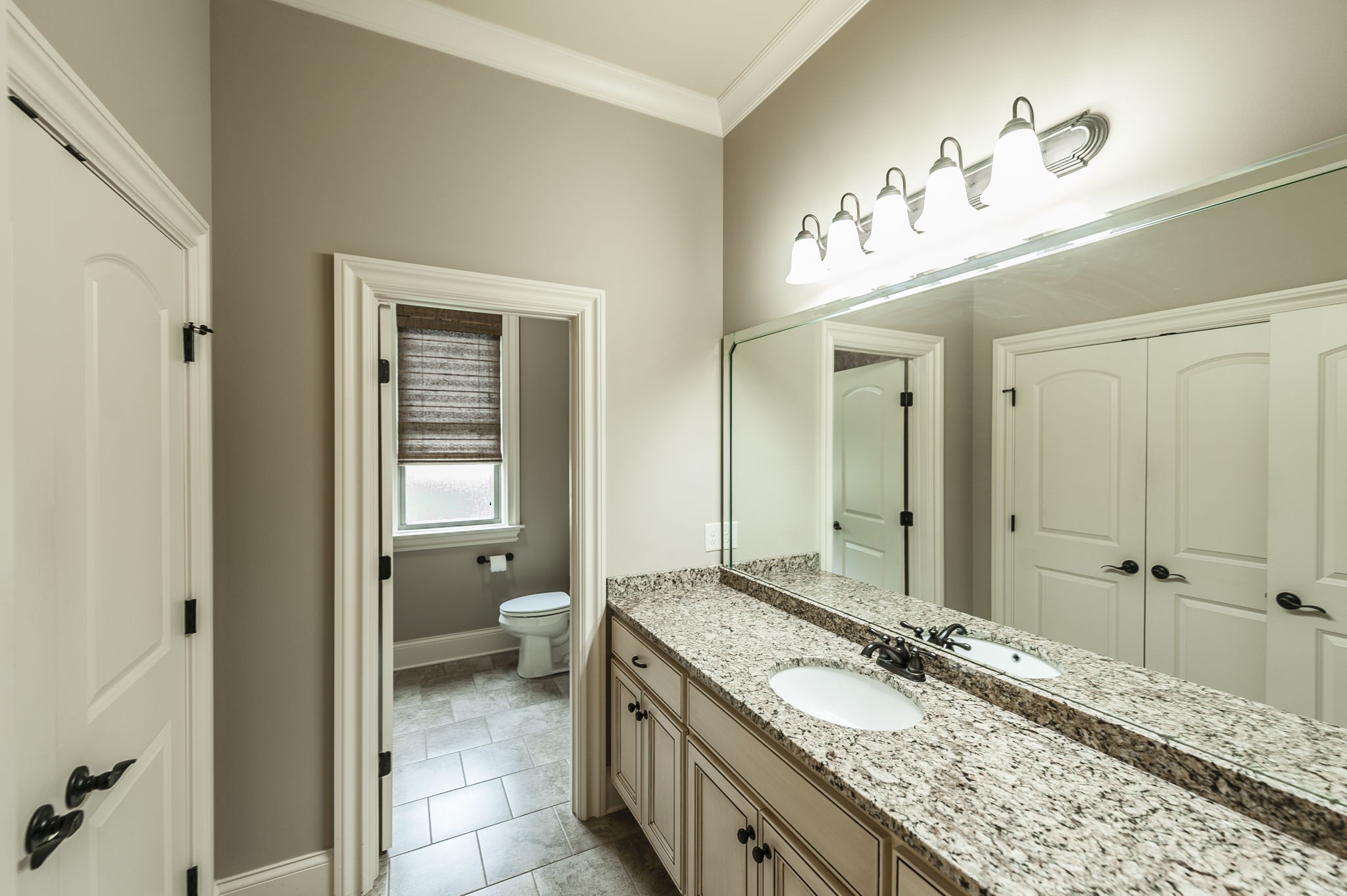 Hendersonville, Tennessee, 37075, United States, 3 Bedrooms Bedrooms, ,4 BathroomsBathrooms,Residential,Contingent,2052092