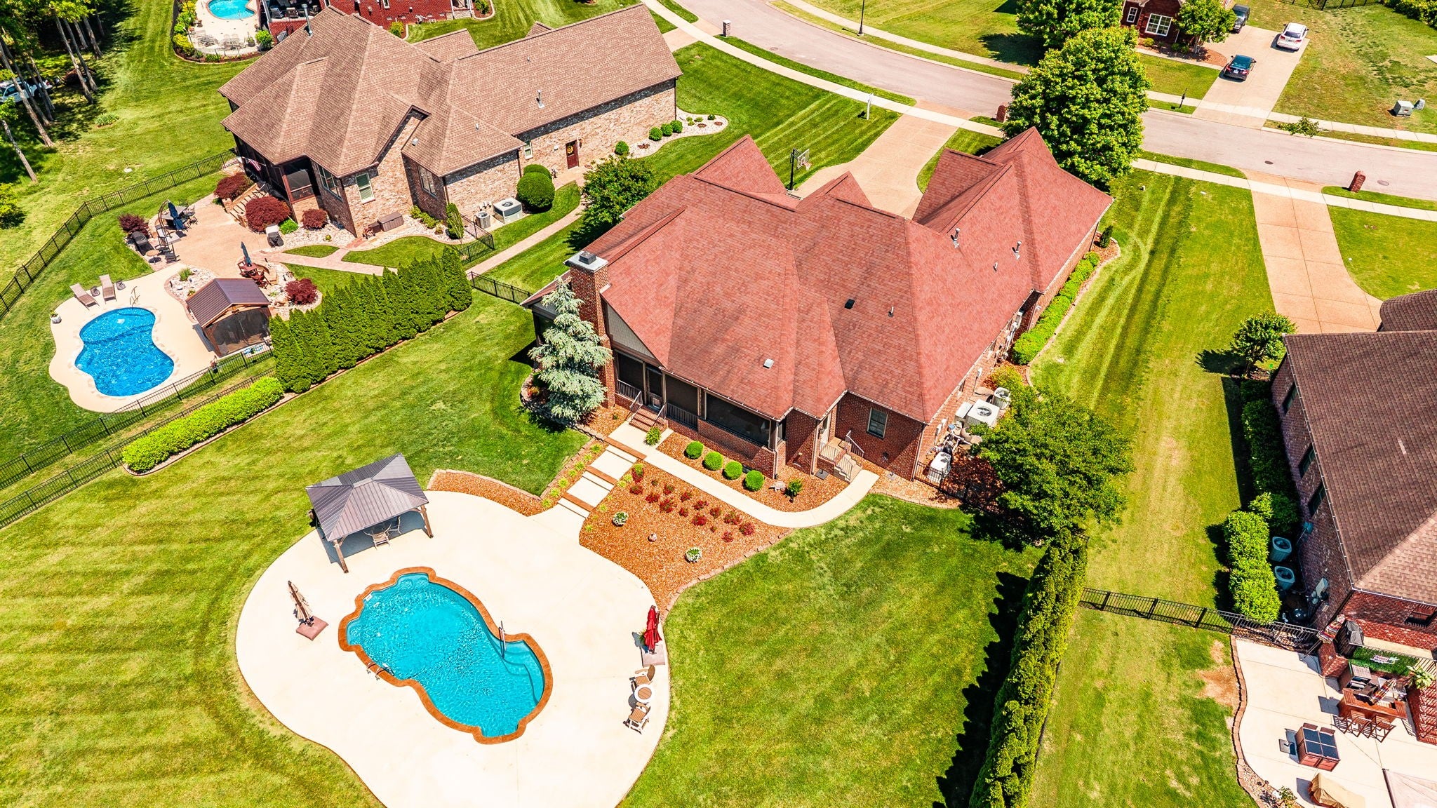Hendersonville, Tennessee, 37075, United States, 3 Bedrooms Bedrooms, ,4 BathroomsBathrooms,Residential,Contingent,2052092