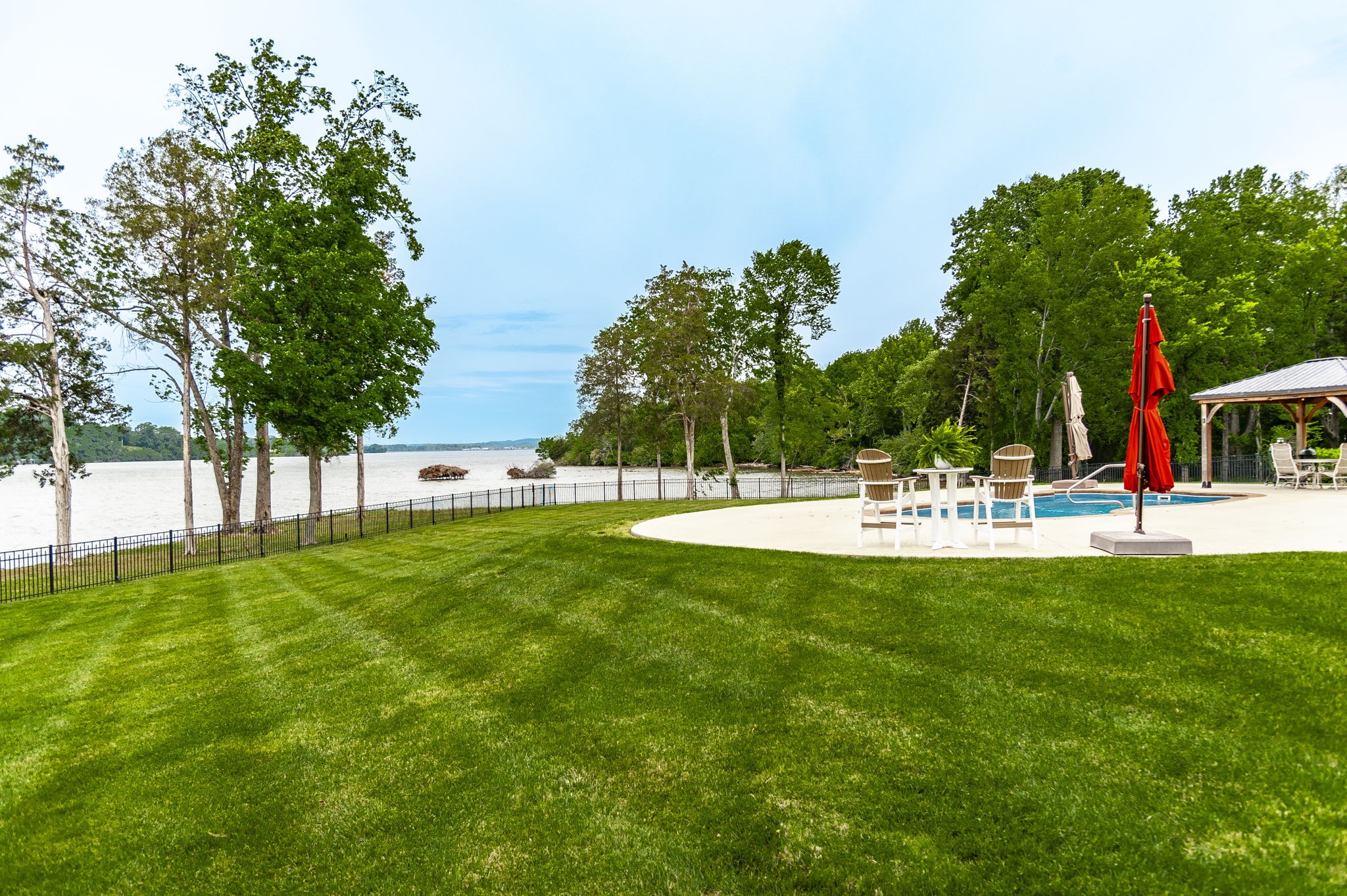 Hendersonville, Tennessee, 37075, United States, 3 Bedrooms Bedrooms, ,4 BathroomsBathrooms,Residential,Contingent,2052092