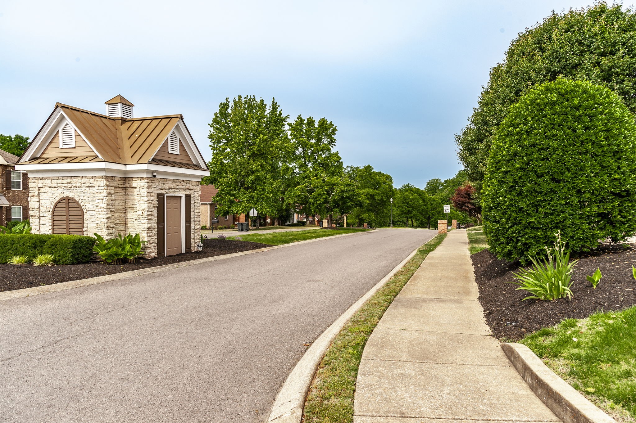 Hendersonville, Tennessee, 37075, United States, 3 Bedrooms Bedrooms, ,4 BathroomsBathrooms,Residential,Contingent,2052092