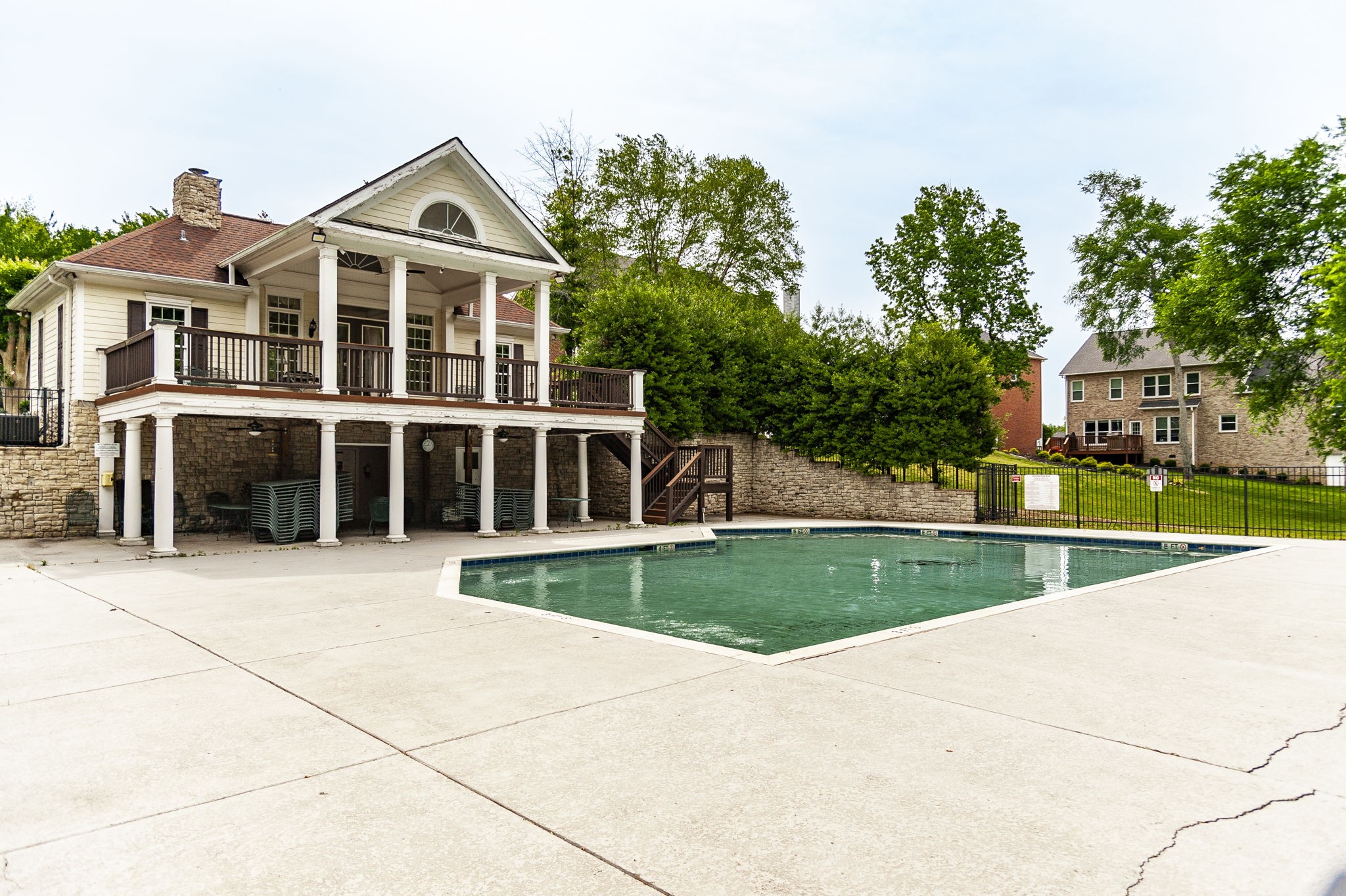 Hendersonville, Tennessee, 37075, United States, 3 Bedrooms Bedrooms, ,4 BathroomsBathrooms,Residential,Contingent,2052092