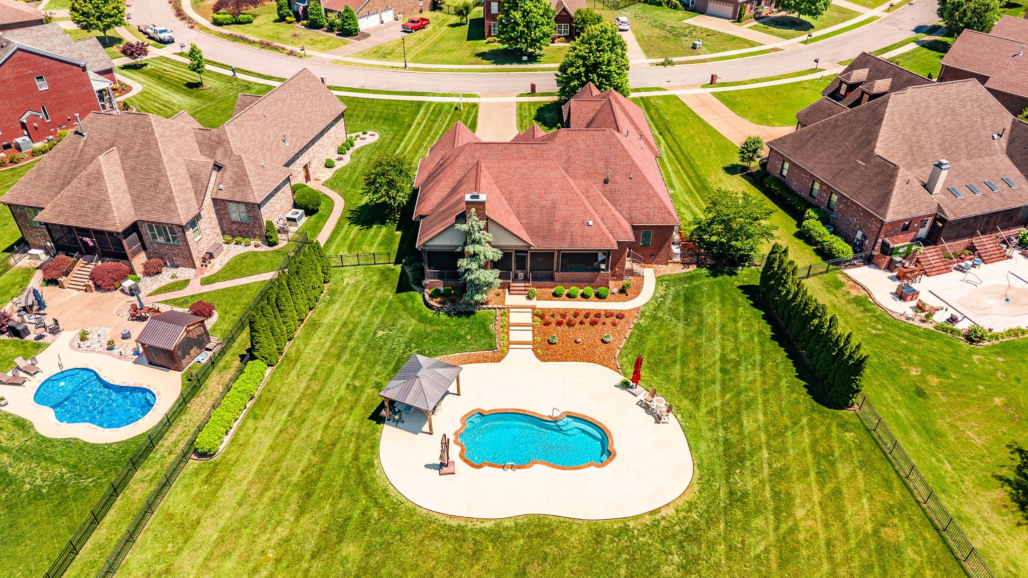 Hendersonville, Tennessee, 37075, United States, 3 Bedrooms Bedrooms, ,4 BathroomsBathrooms,Residential,Contingent,2052092
