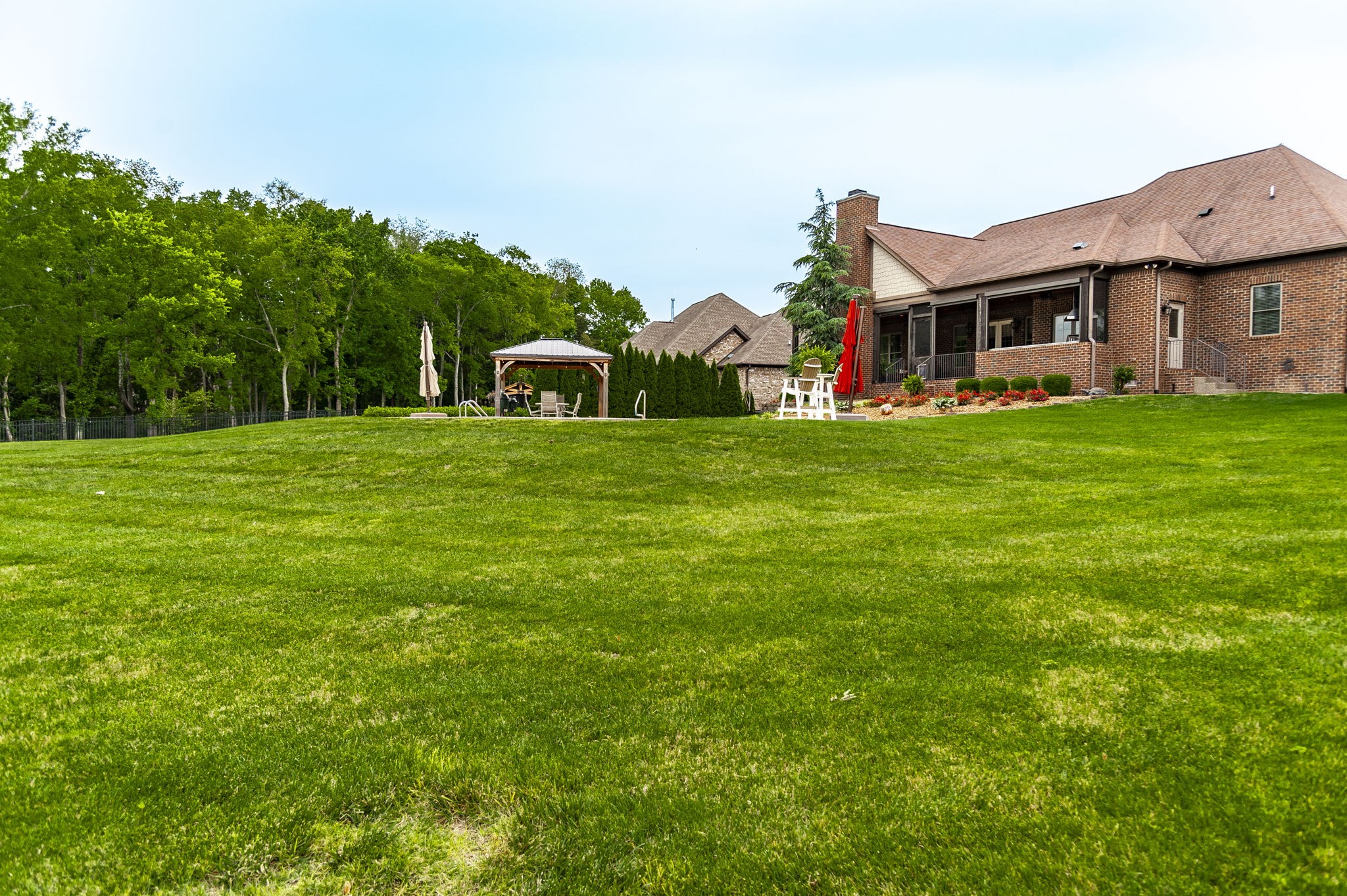Hendersonville, Tennessee, 37075, United States, 3 Bedrooms Bedrooms, ,4 BathroomsBathrooms,Residential,Contingent,2052092