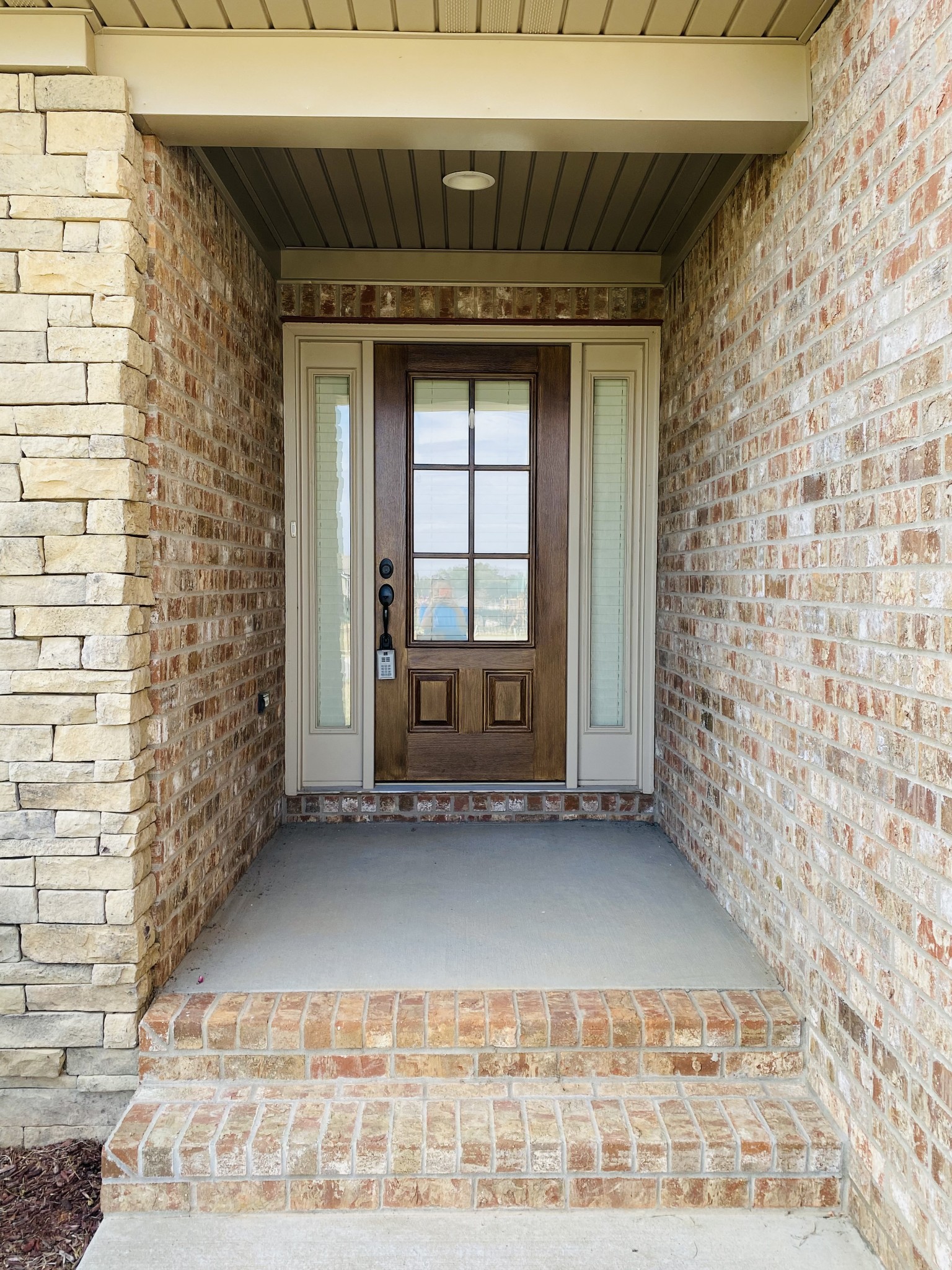 817 Ella Ln