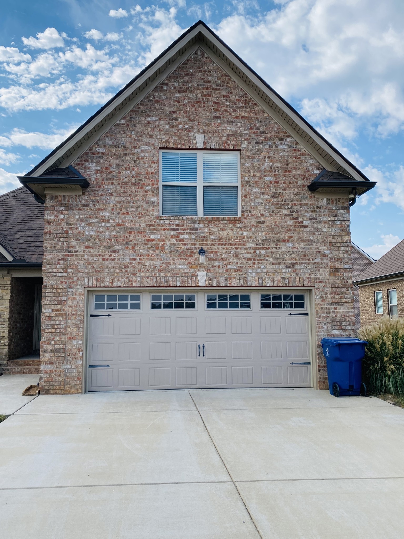 817 Ella Ln
