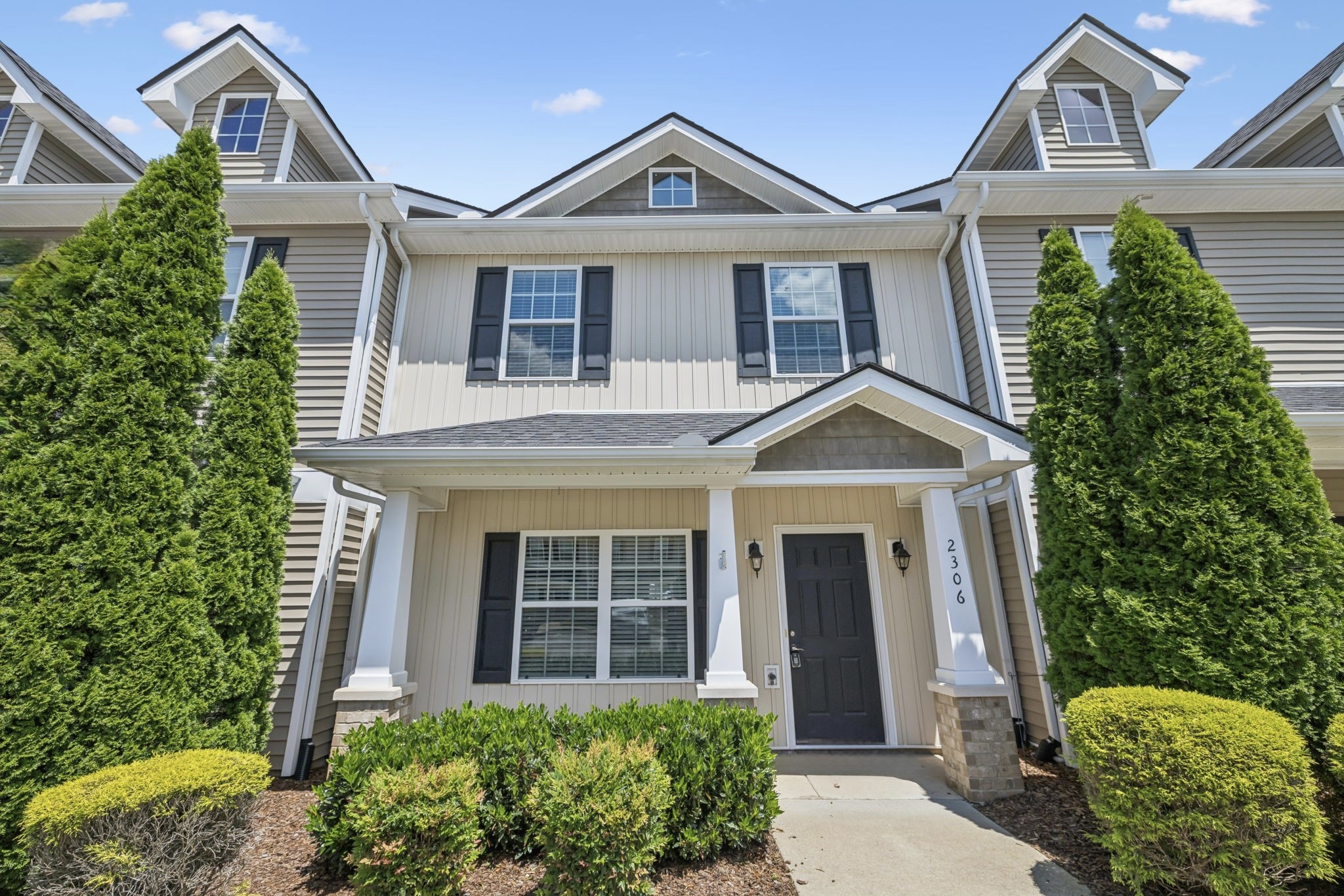 2306 New Holland Cir