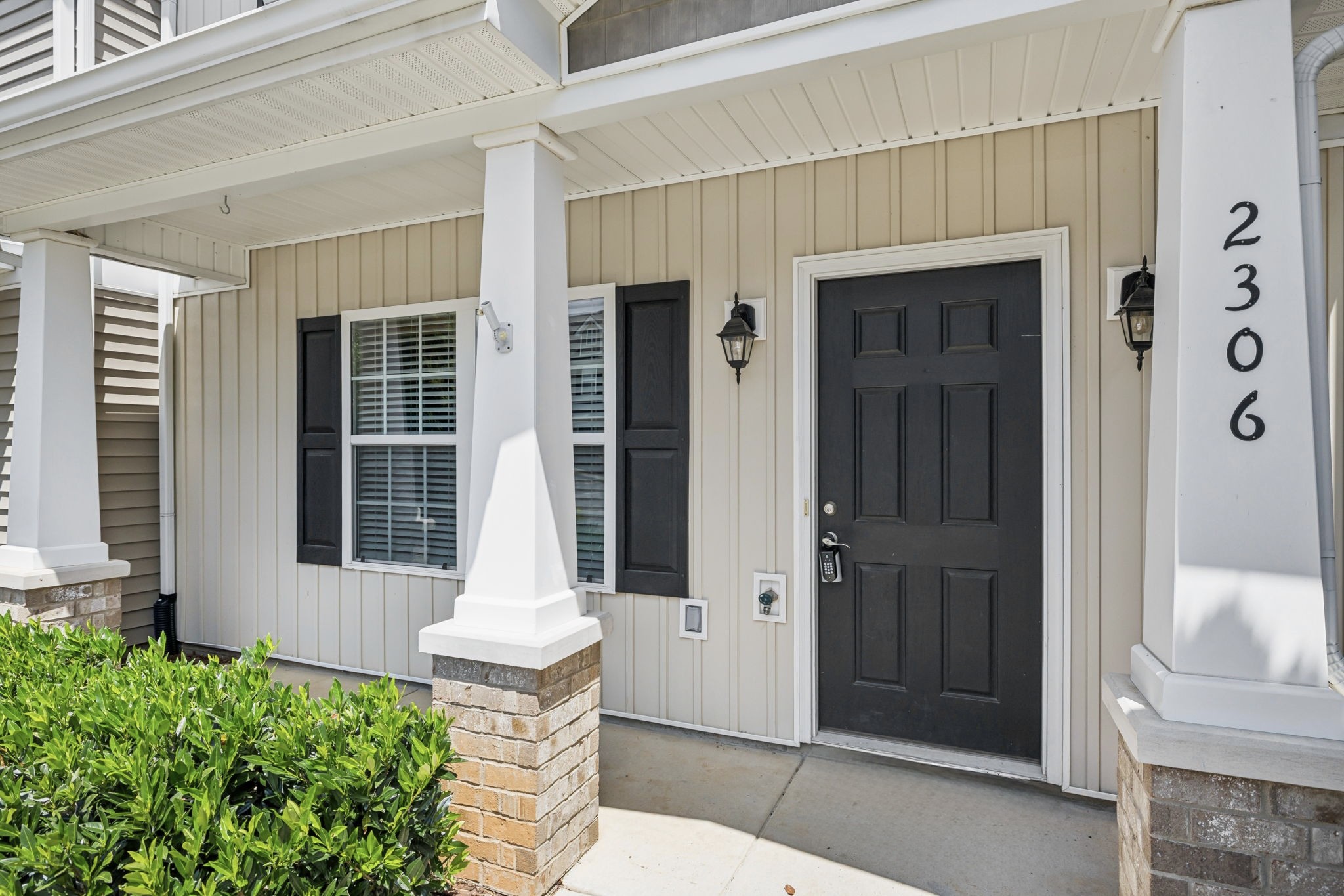 2306 New Holland Cir