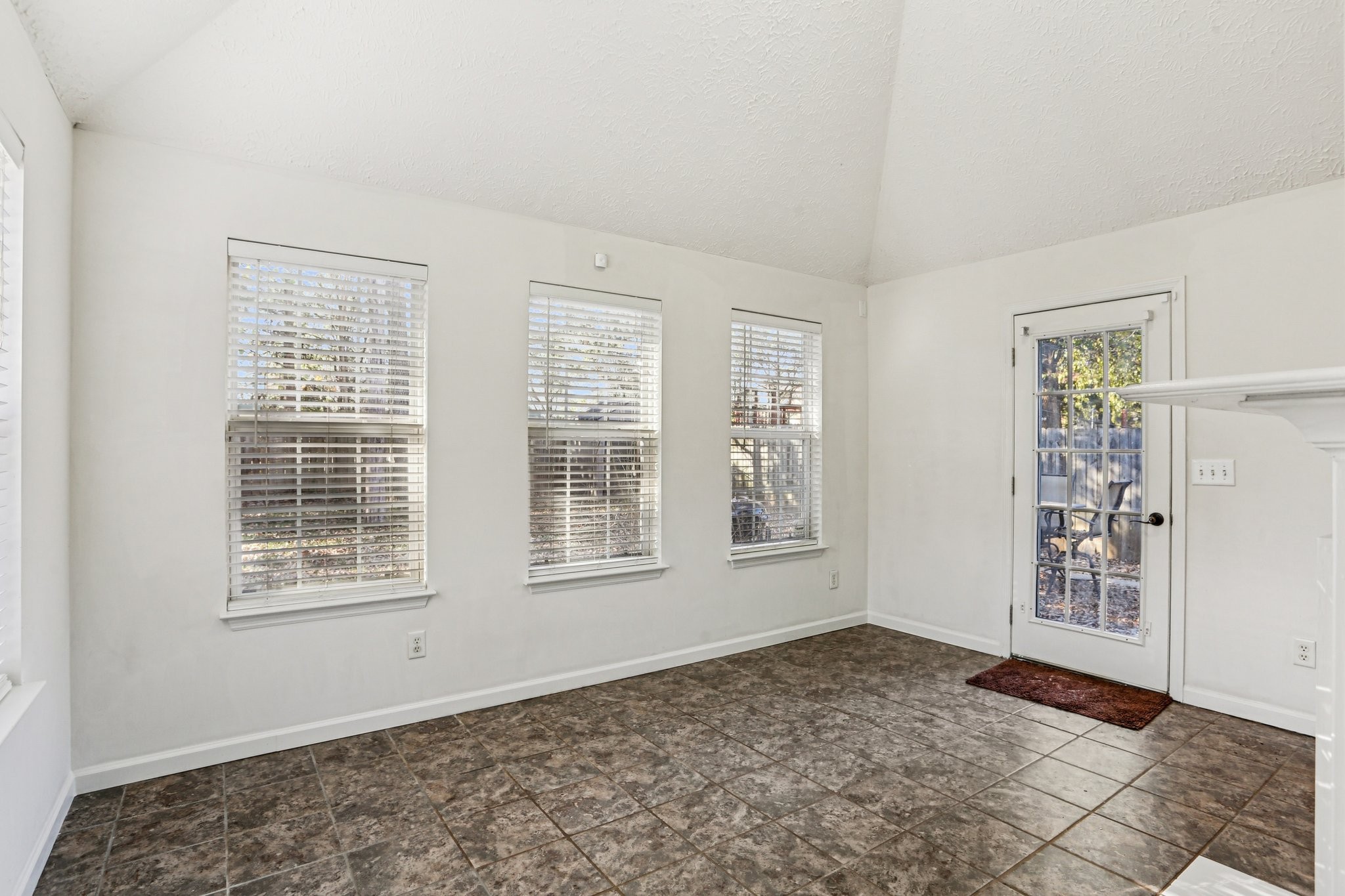 5164 Singing Hills Dr