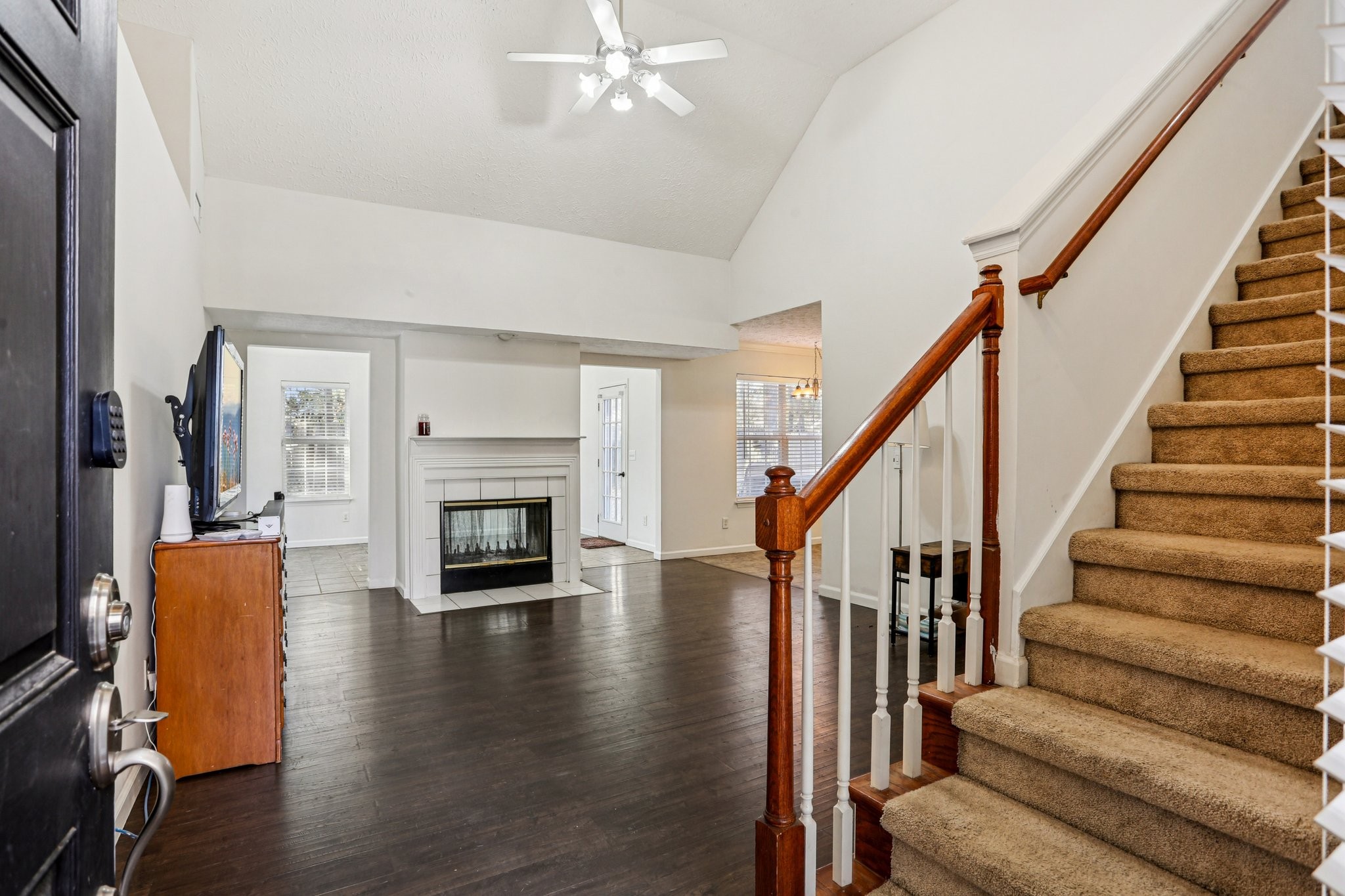 5164 Singing Hills Dr