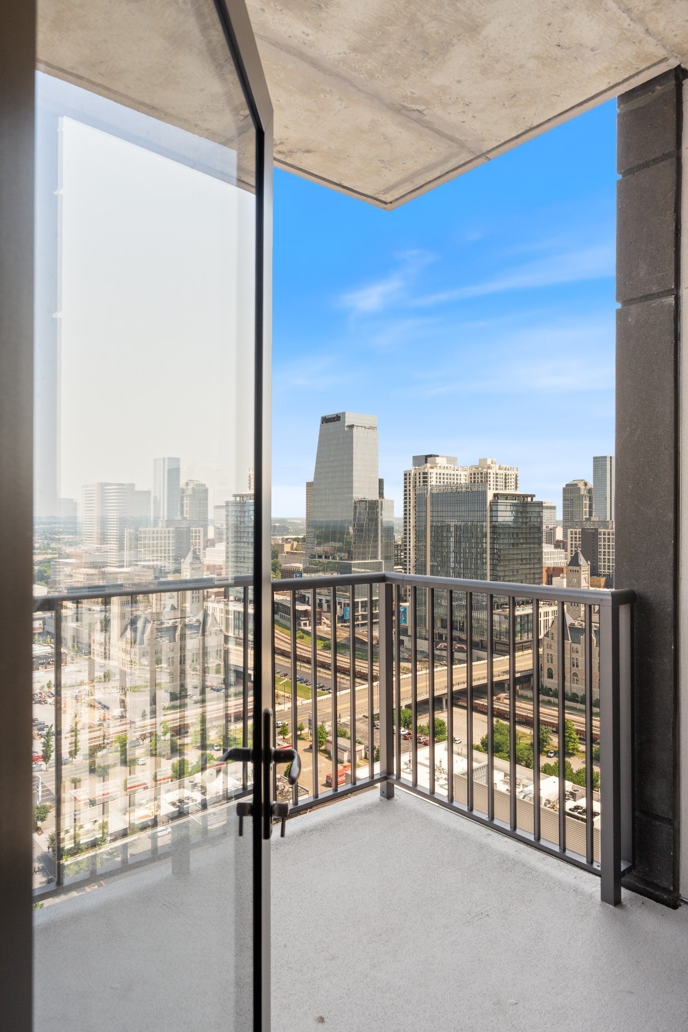 1212 Demonbreun St 909