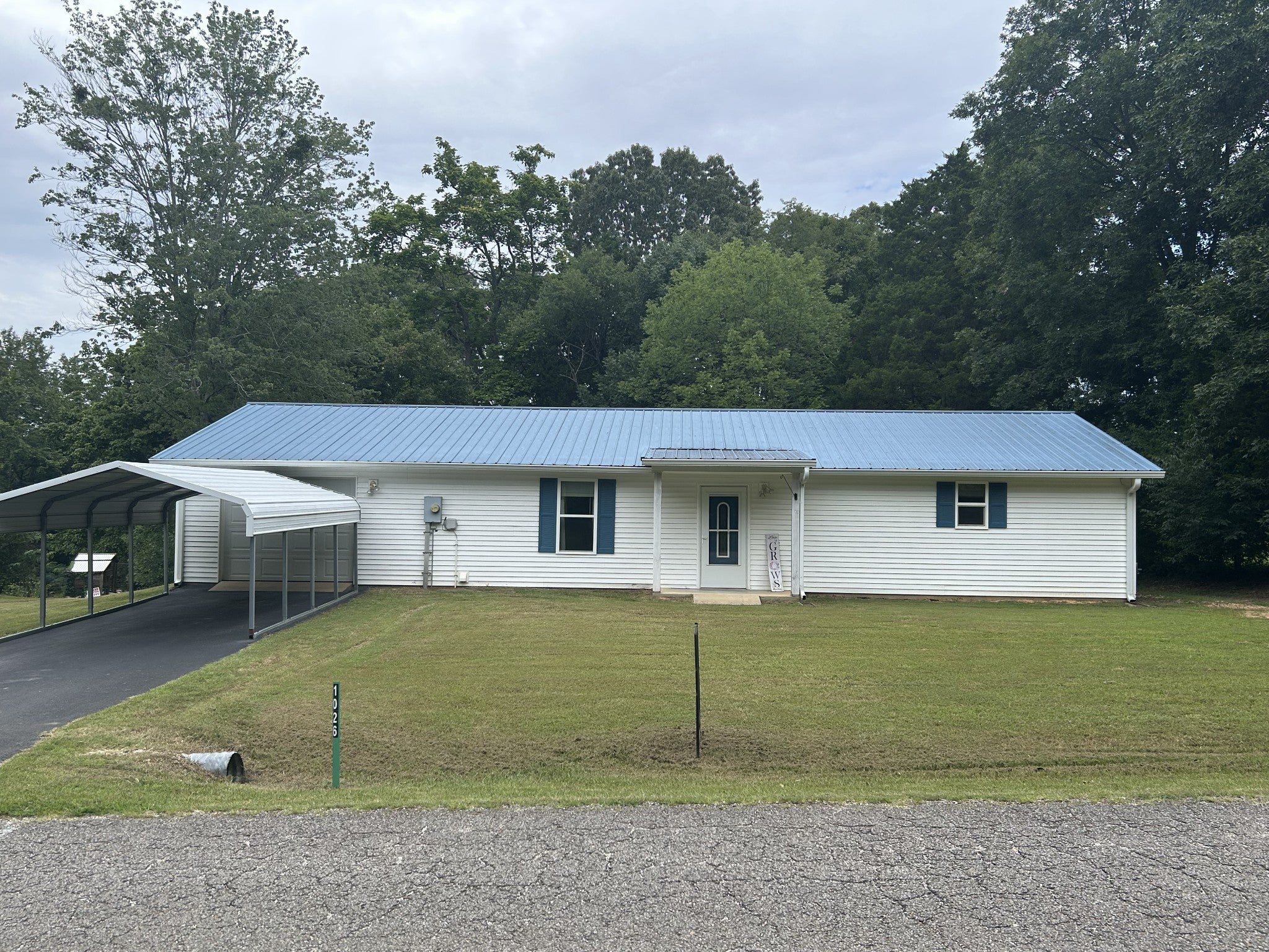 1026 Tom White Rd