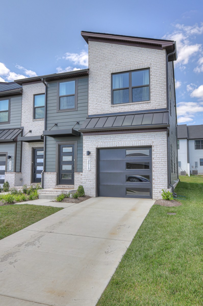 2013 Walnut Ln