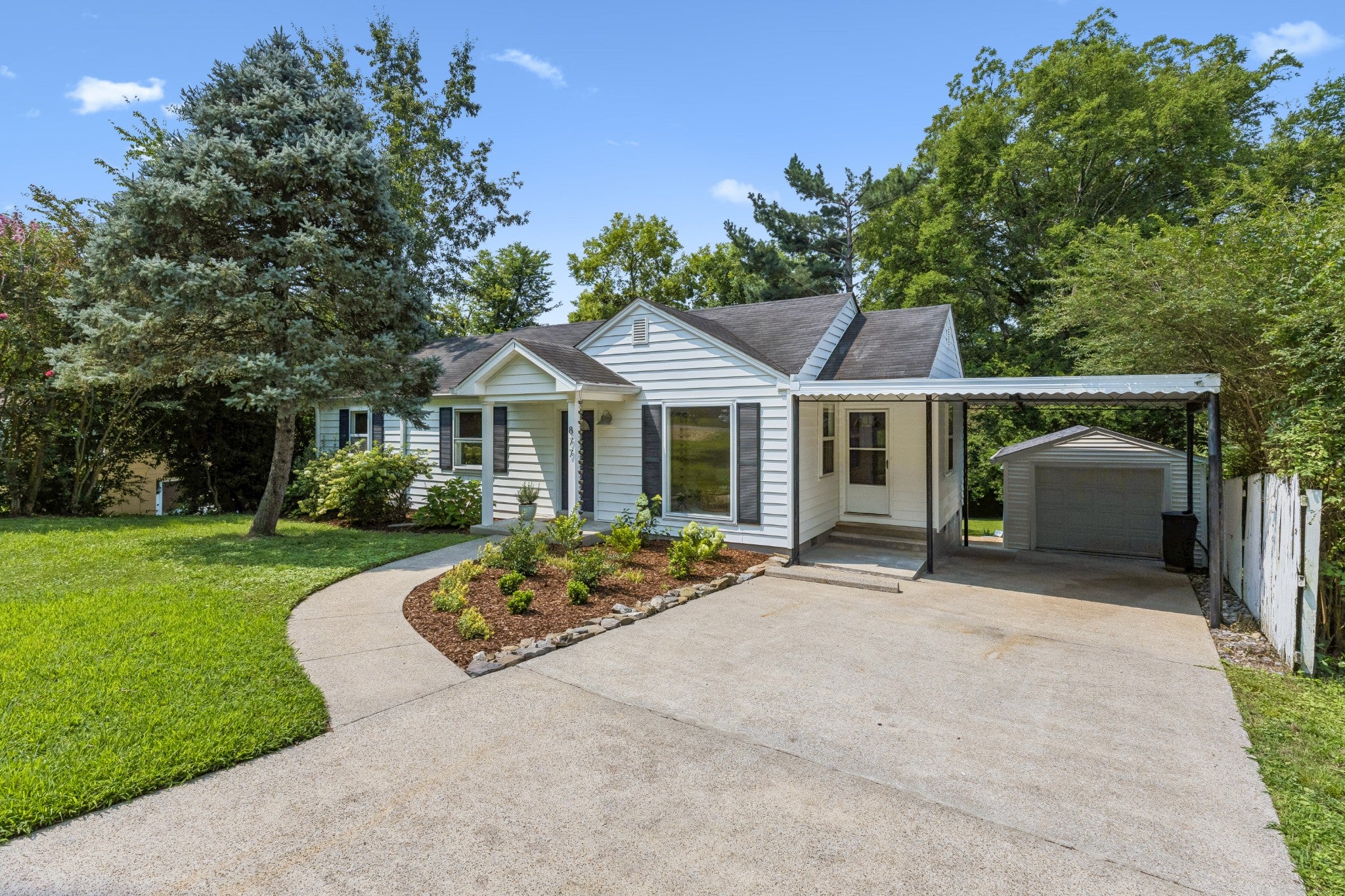 877 Kipling Dr