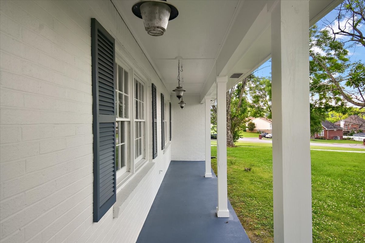 3280 Nina Cir