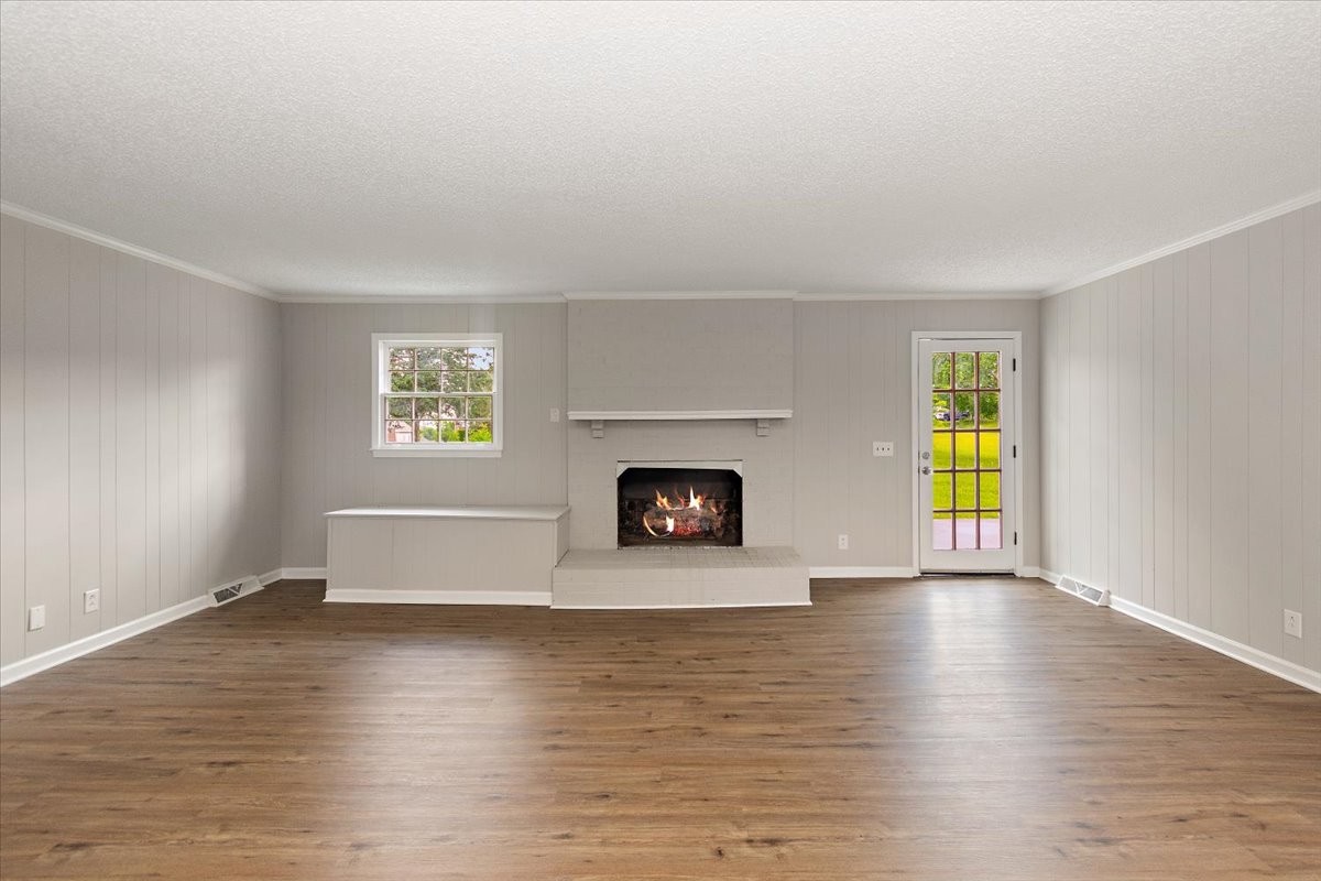 3280 Nina Cir