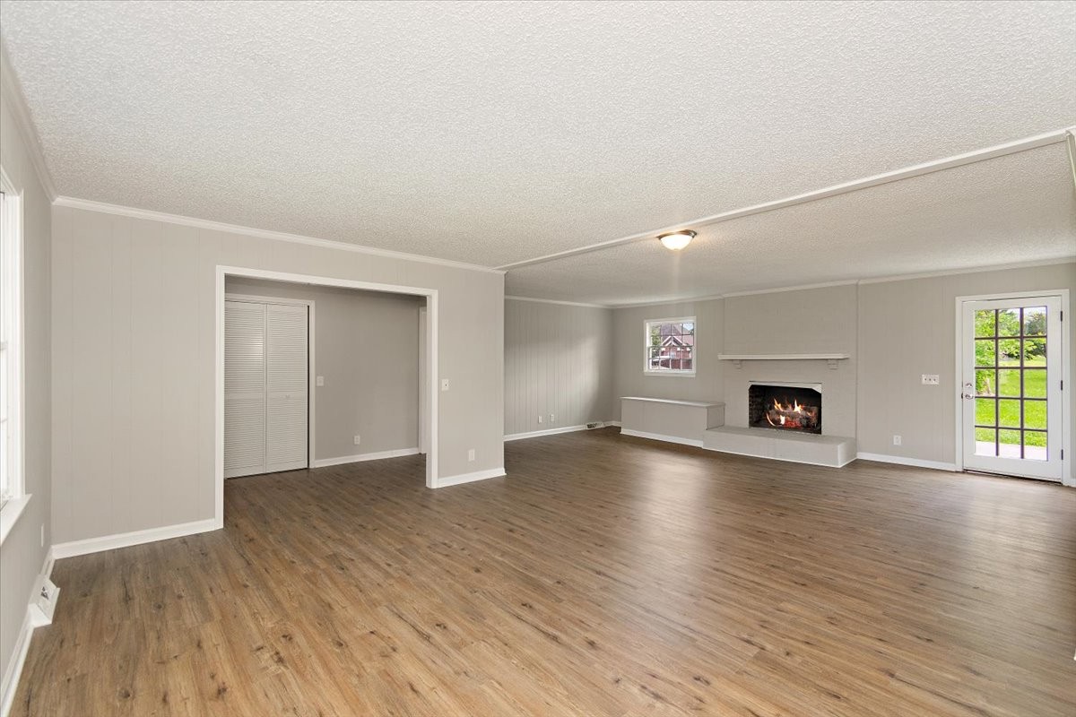 3280 Nina Cir