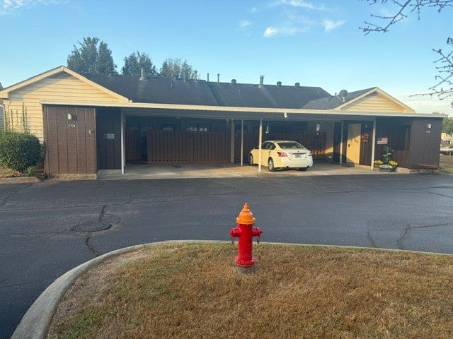 8709 Sawyer Brown Rd