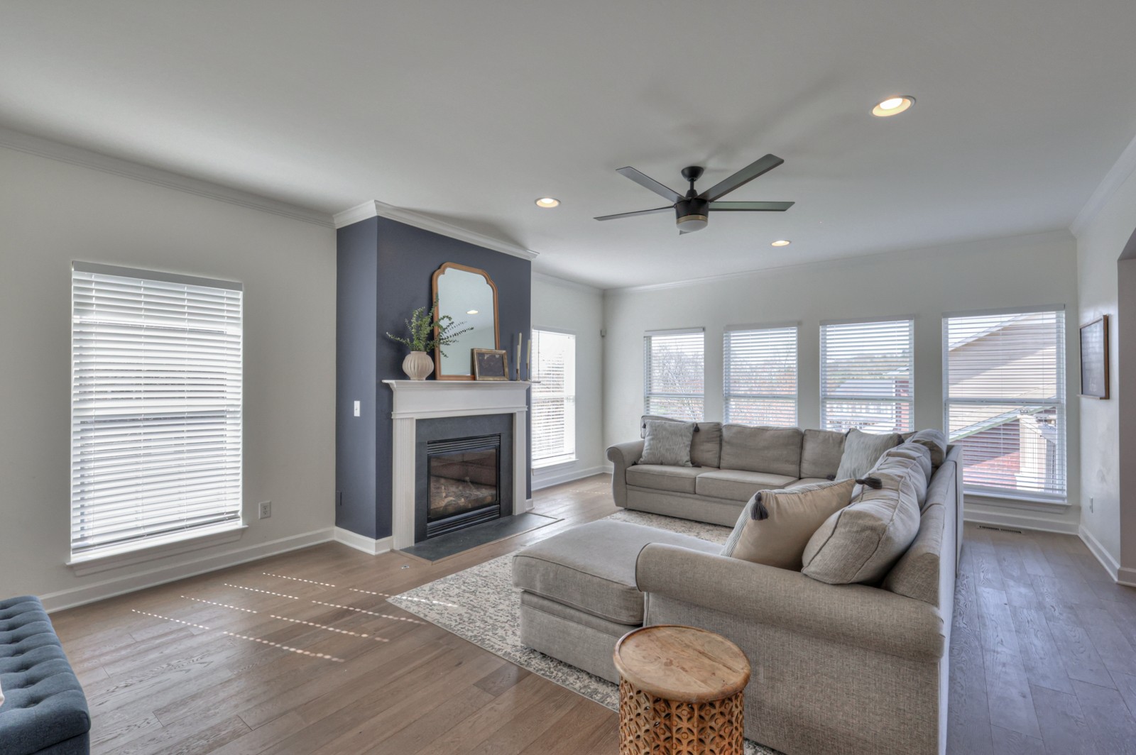 1407 Hanson Dr