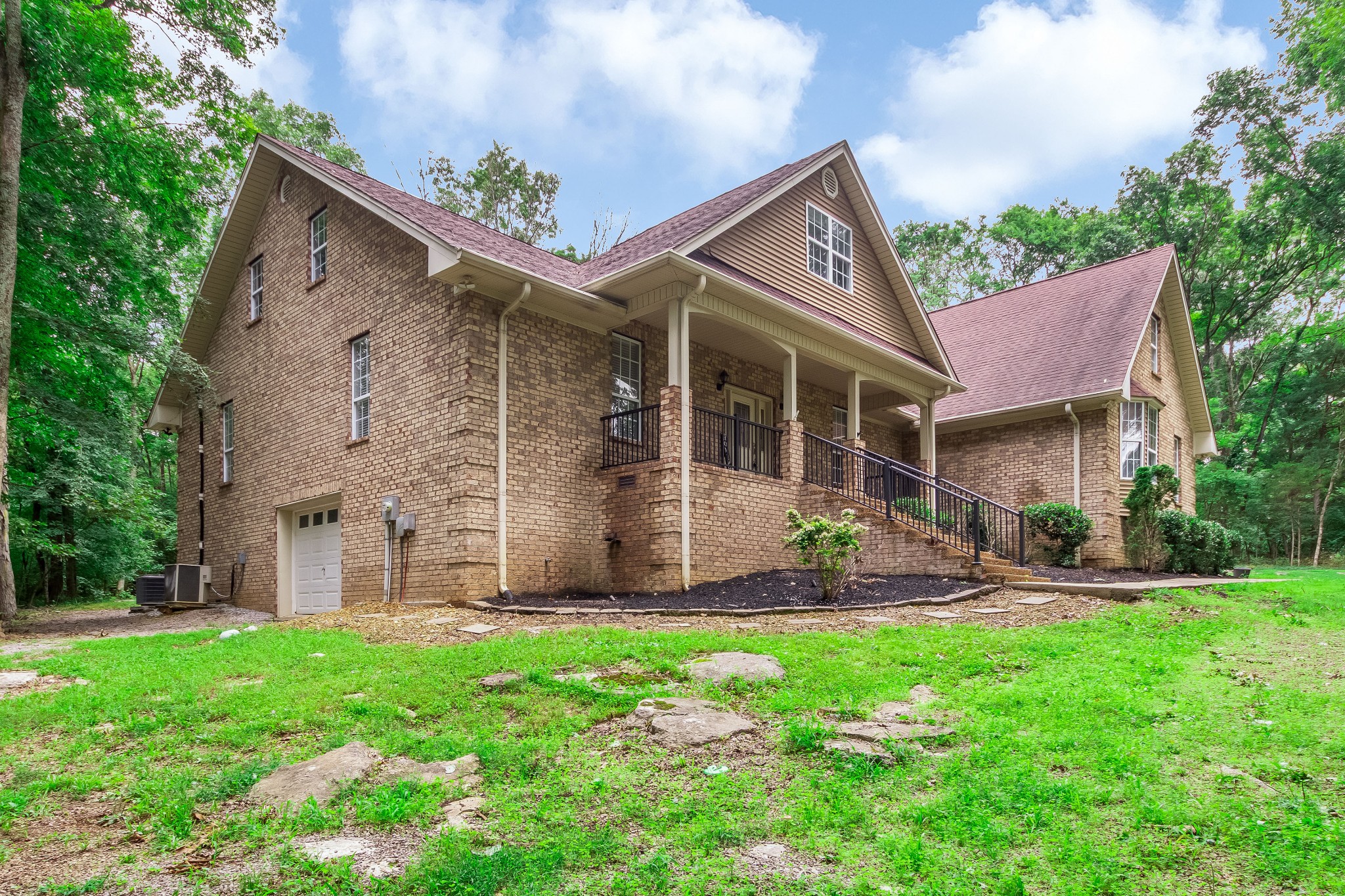 404 Foxglove Pl