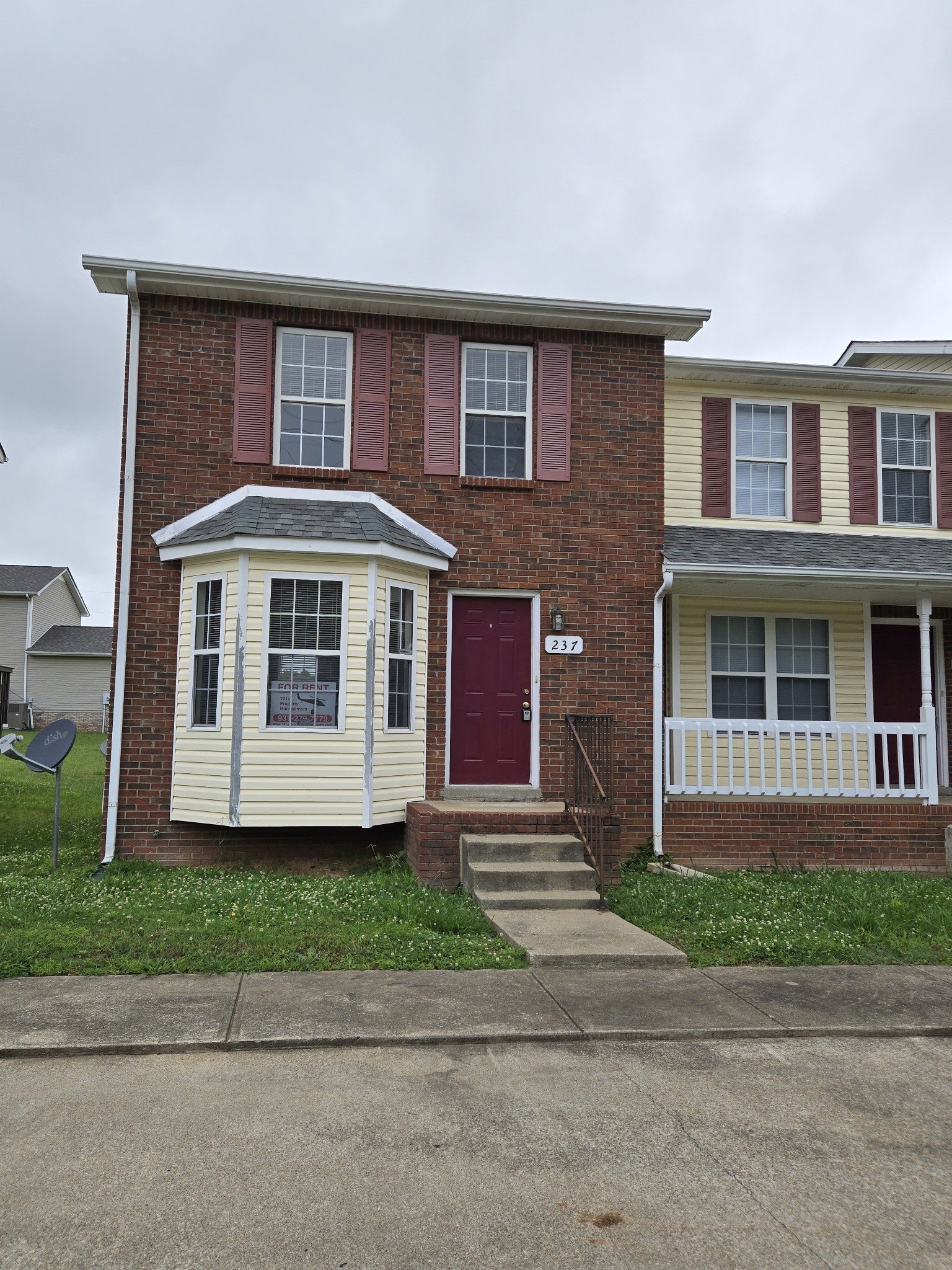 Photo 1 of 20 — 237 State Line Dr, Oak Grove, KY 42262