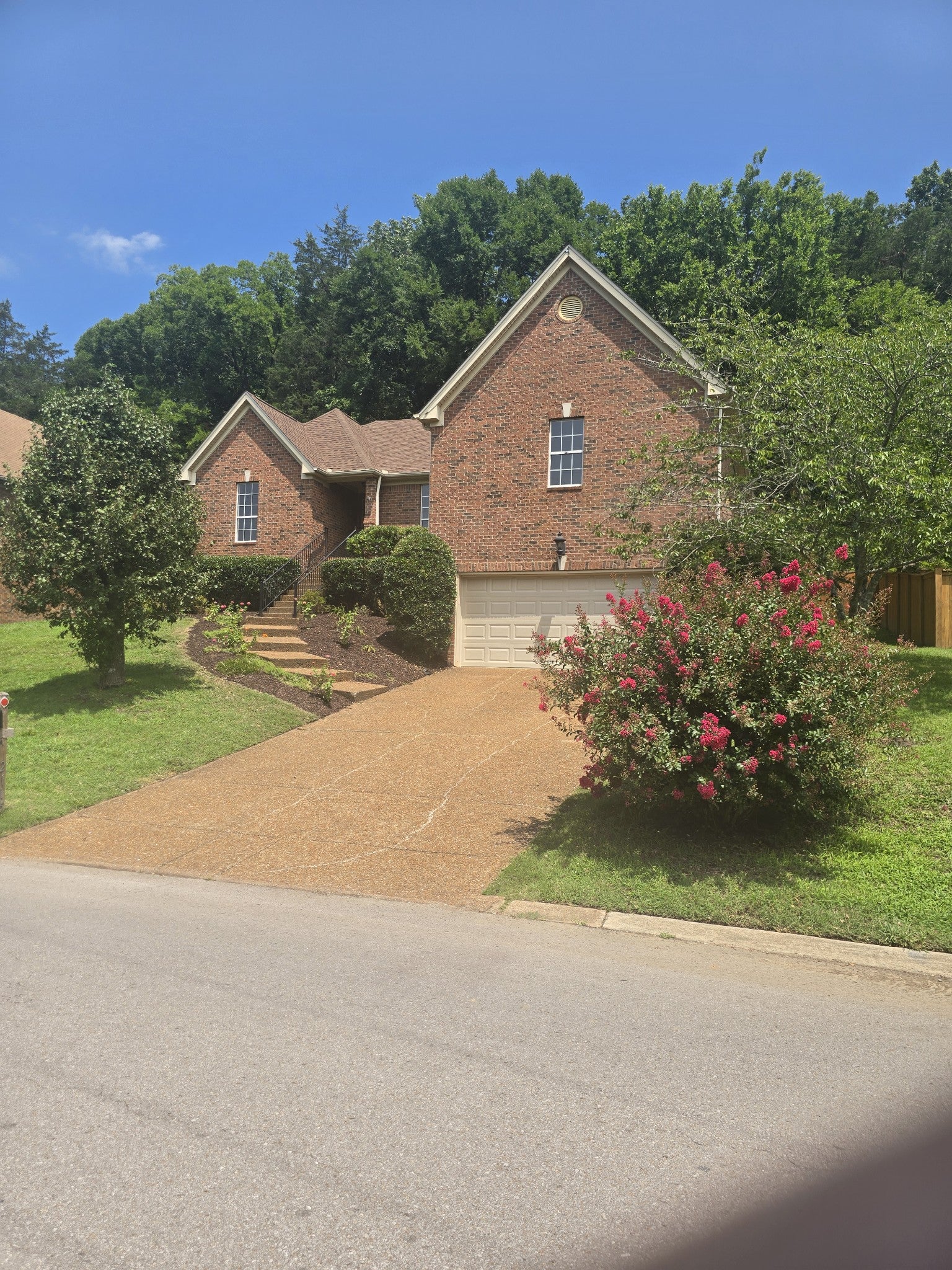 2115 Maricourt St, Old Hickory TN 37138 3-bed home, photo 3 of 52