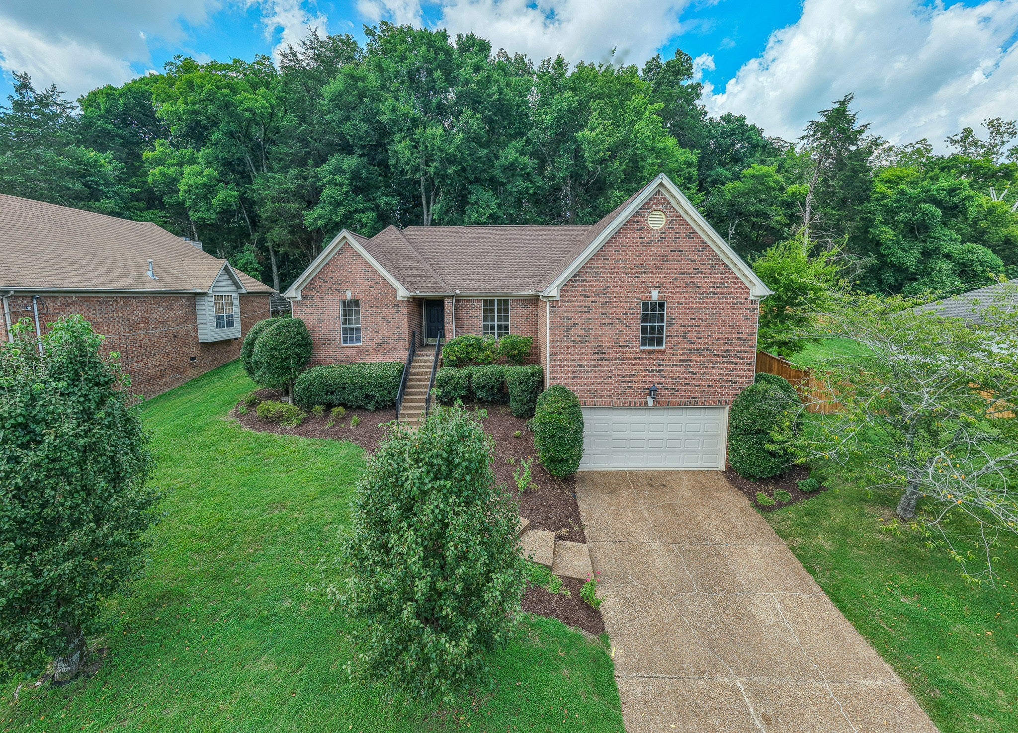 2115 Maricourt St, Old Hickory TN 37138 3-bed home, photo 2 of 52