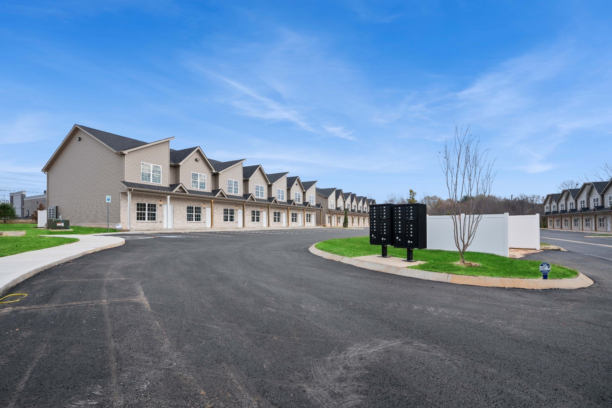 541 New South Dr 407