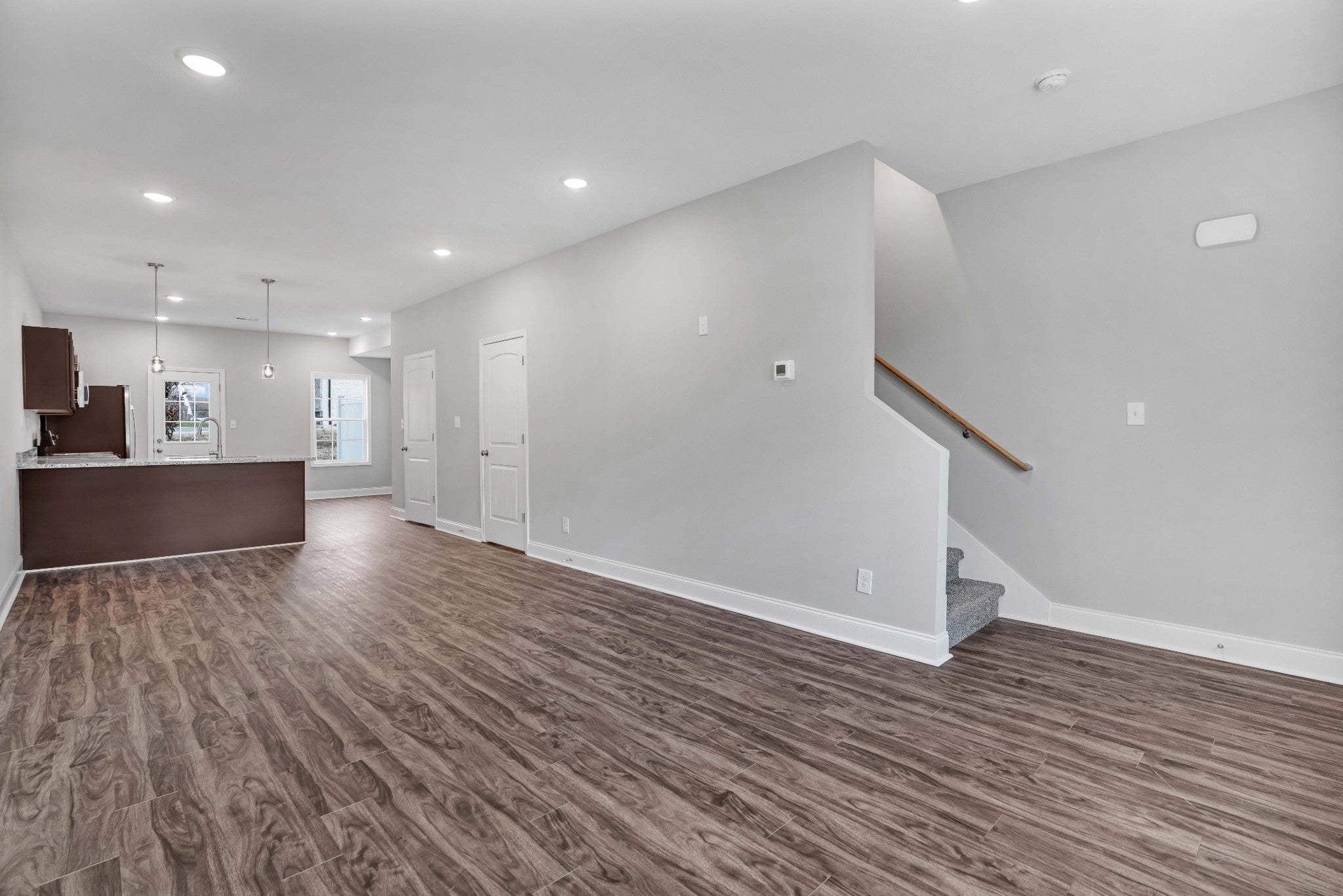 541 New South Dr 407
