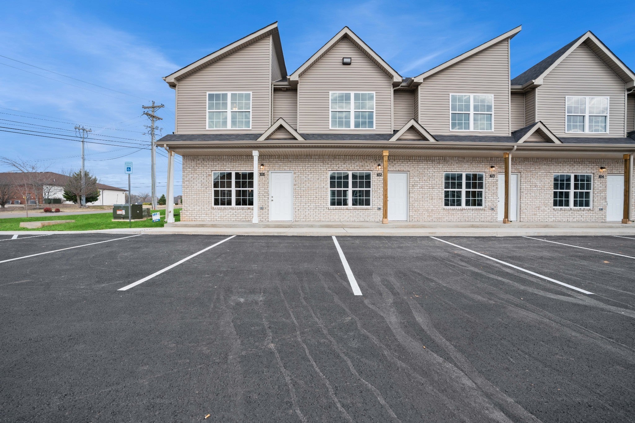 541 New South Dr 407
