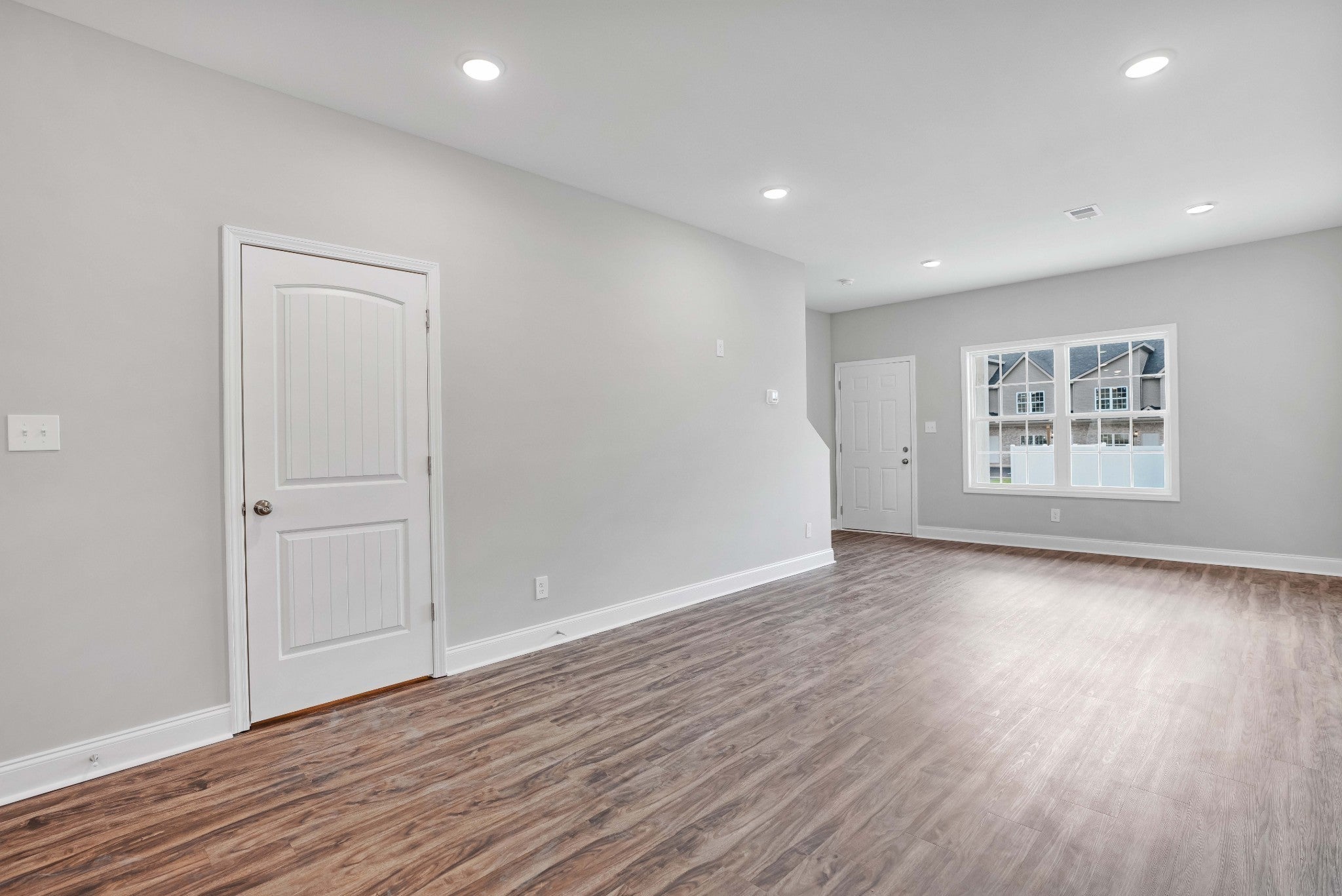 541 New South Dr 407