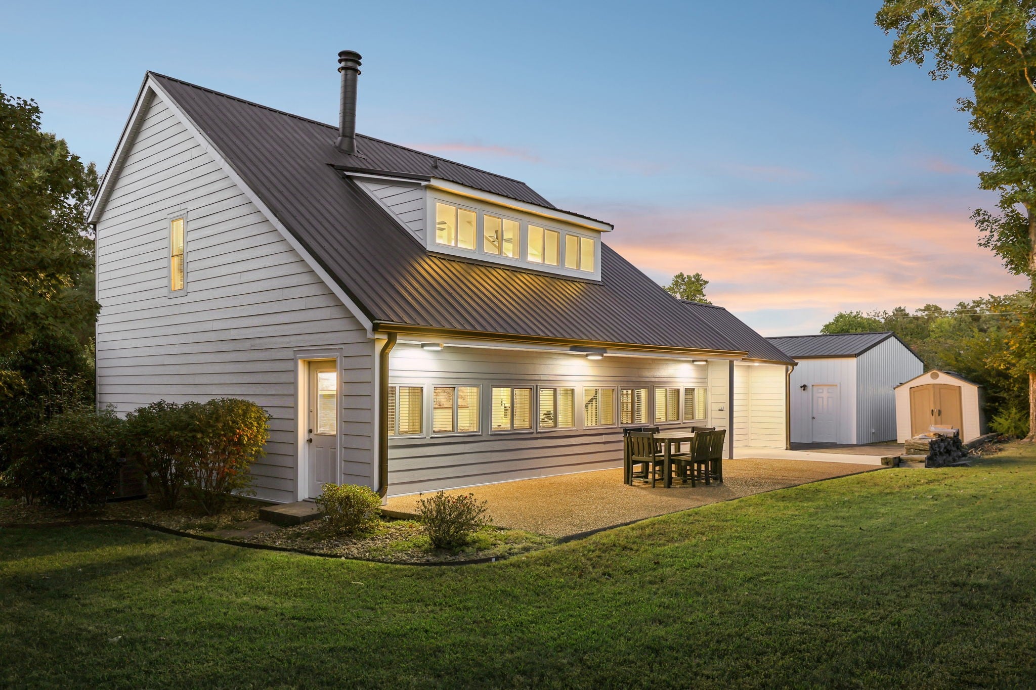 96 Maple Dr