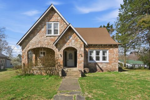 115 Florida Ave N Parsons TN 38363