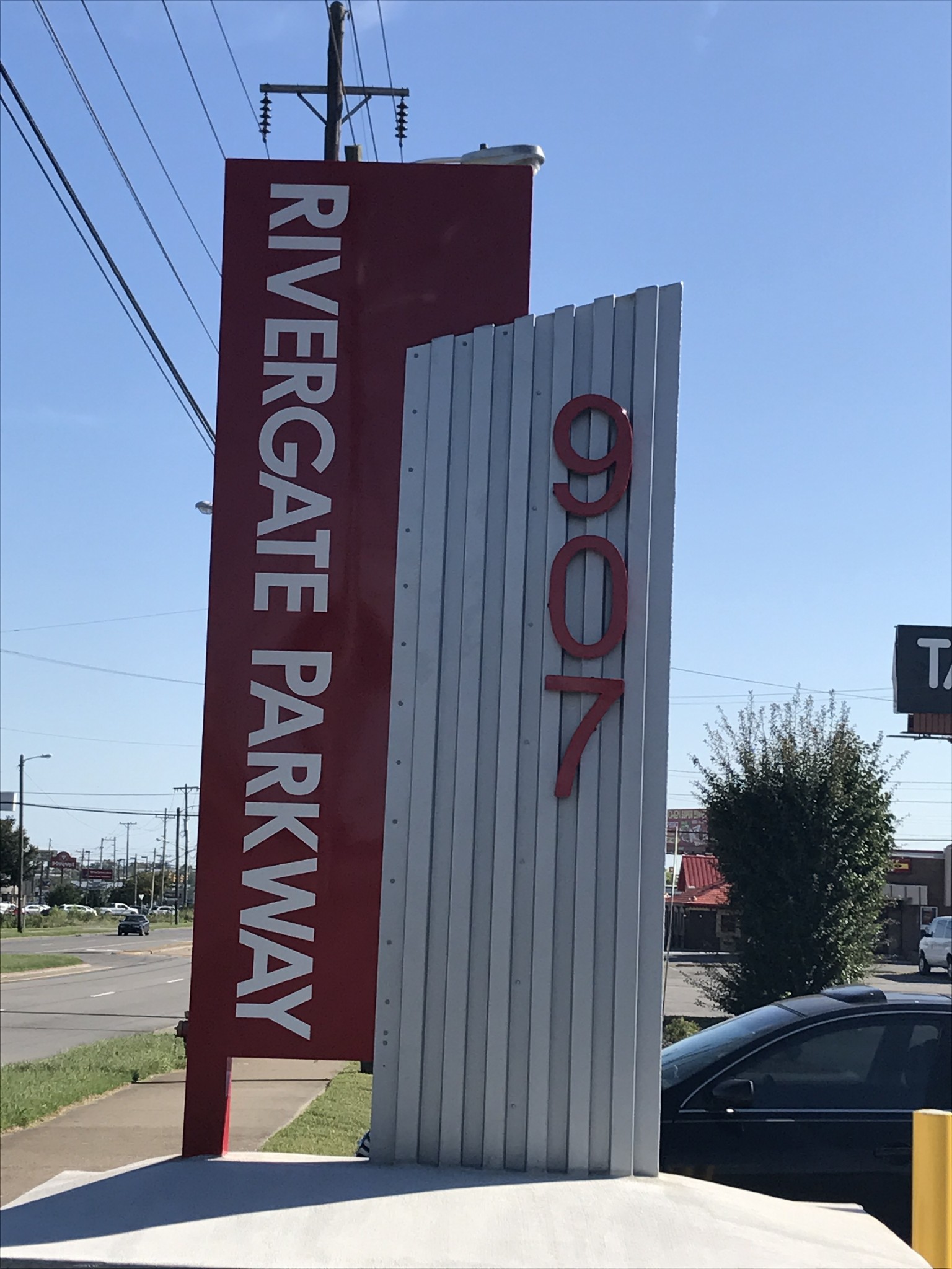 907 Rivergate Pkwy