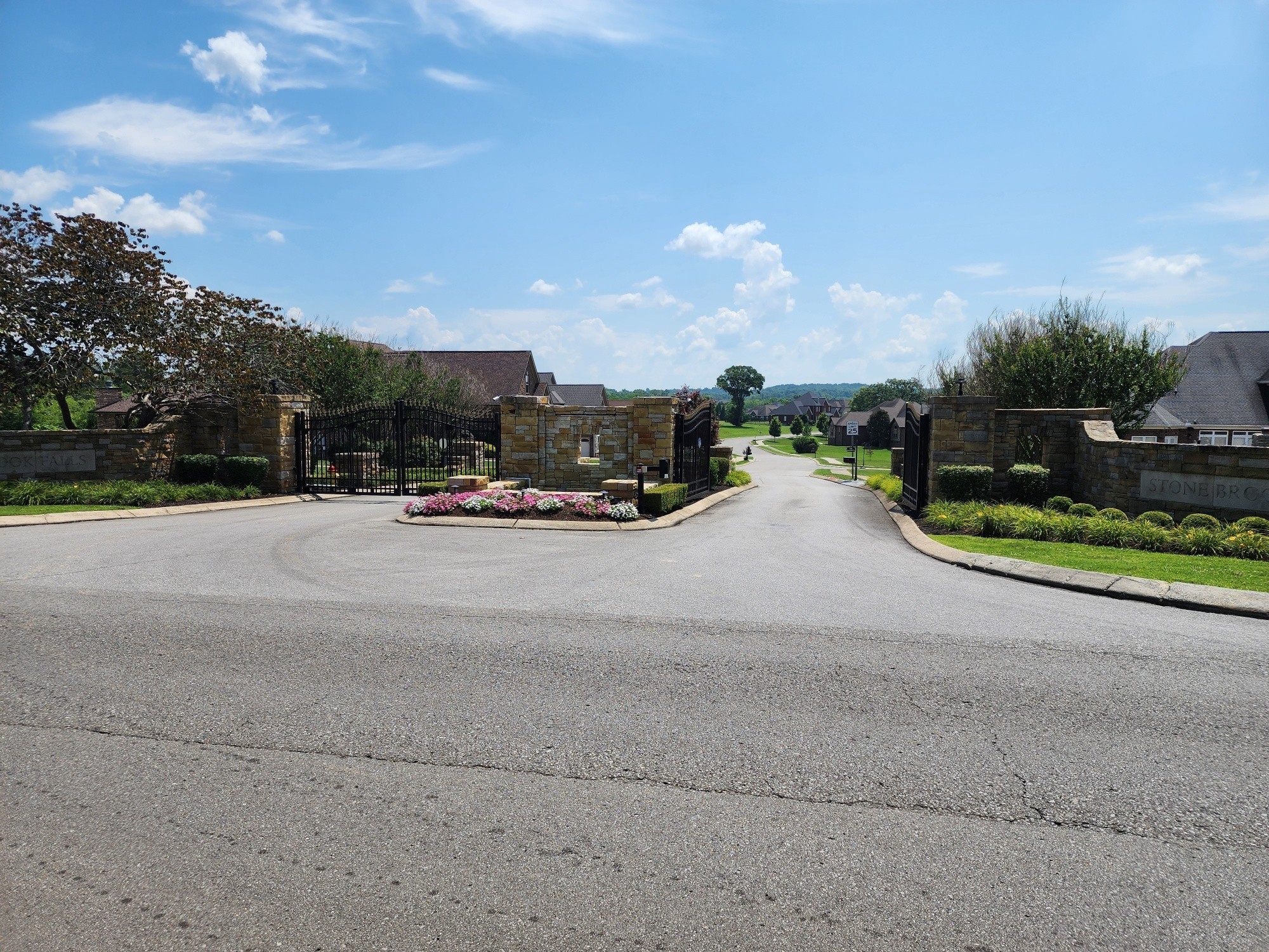 813 Stonebrook Dr