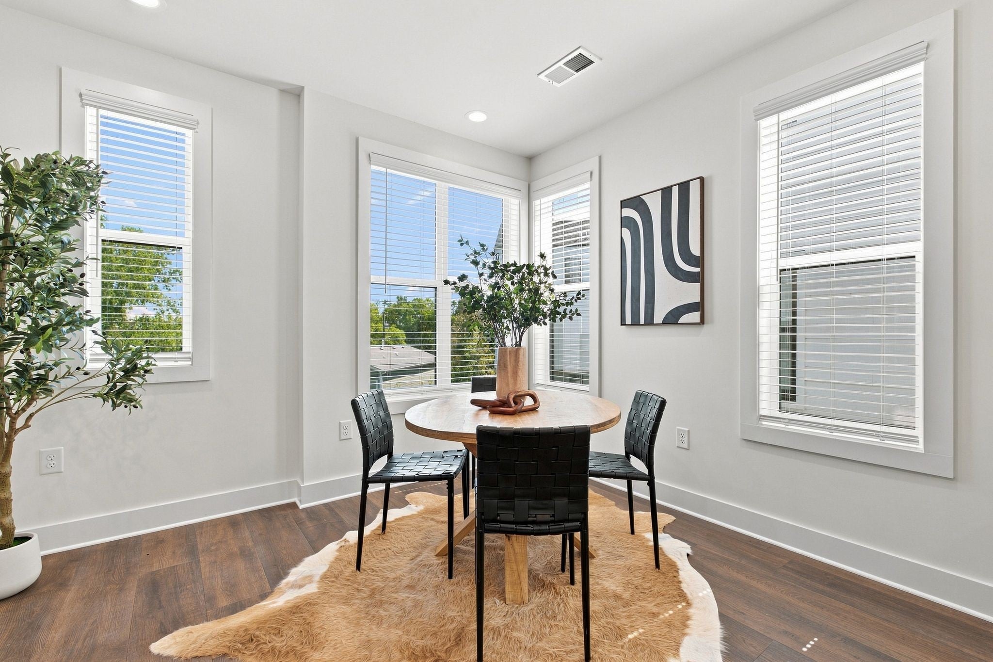 505 Community Ct 202