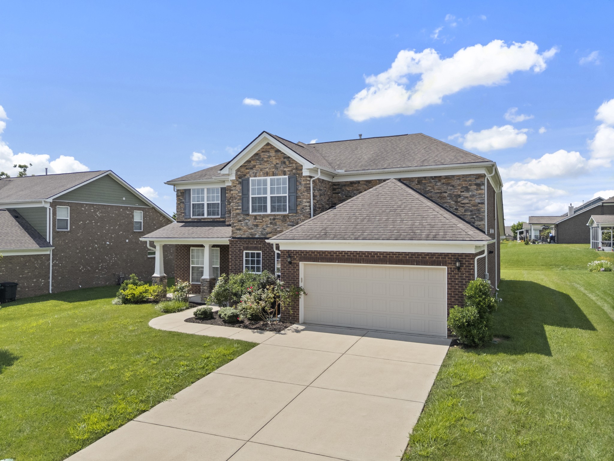 2039 Friendship Dr