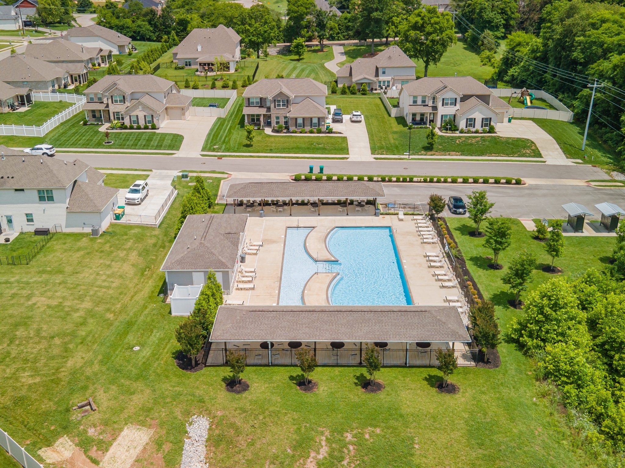 2039 Friendship Dr
