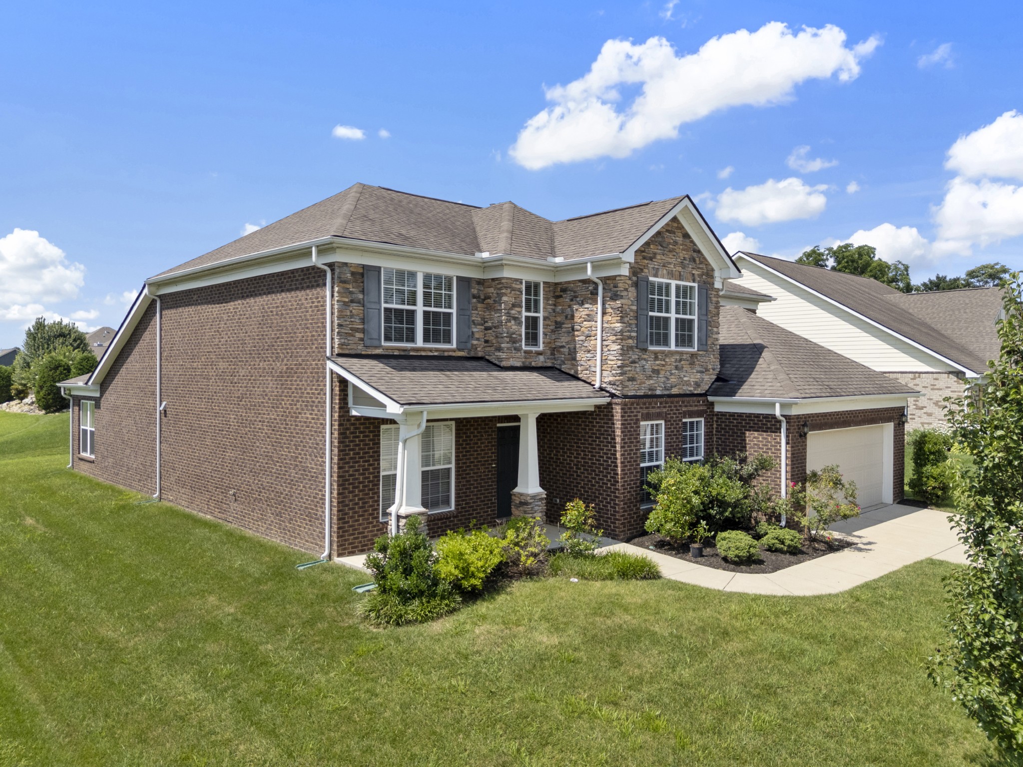 2039 Friendship Dr