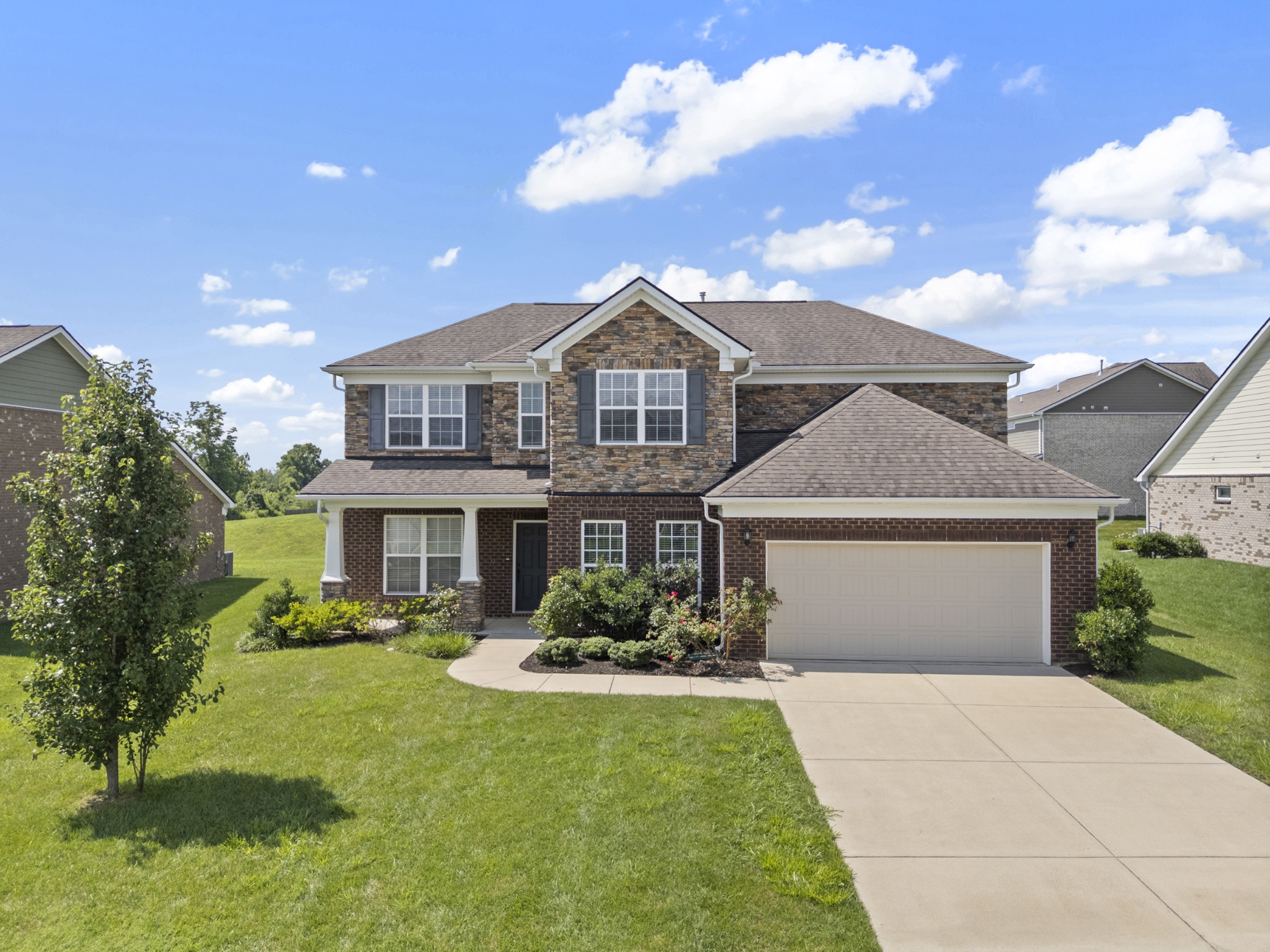 2039 Friendship Dr