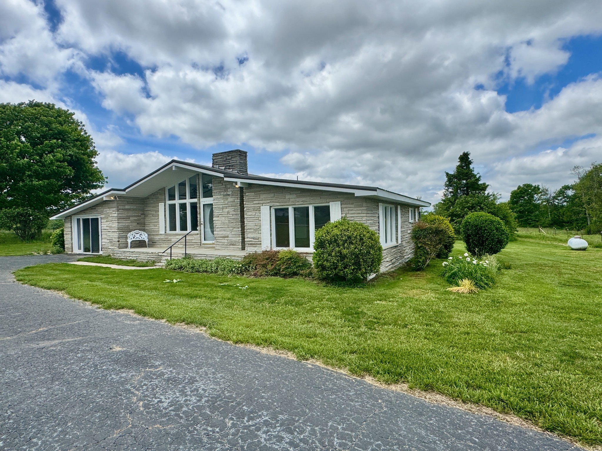 1039 Old Martha Washngton Rd