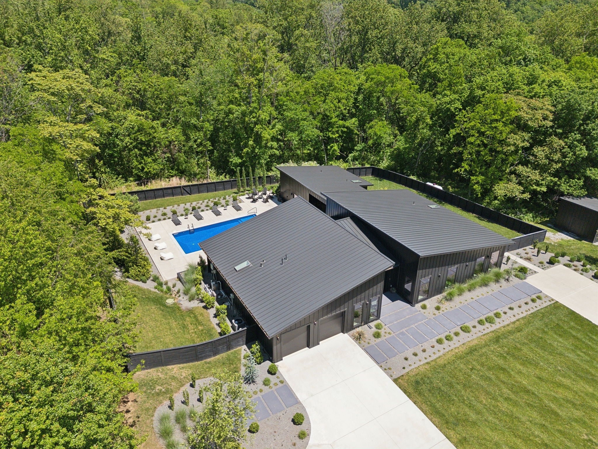 4-bed listing at 4160 Clovercroft Rd, Franklin