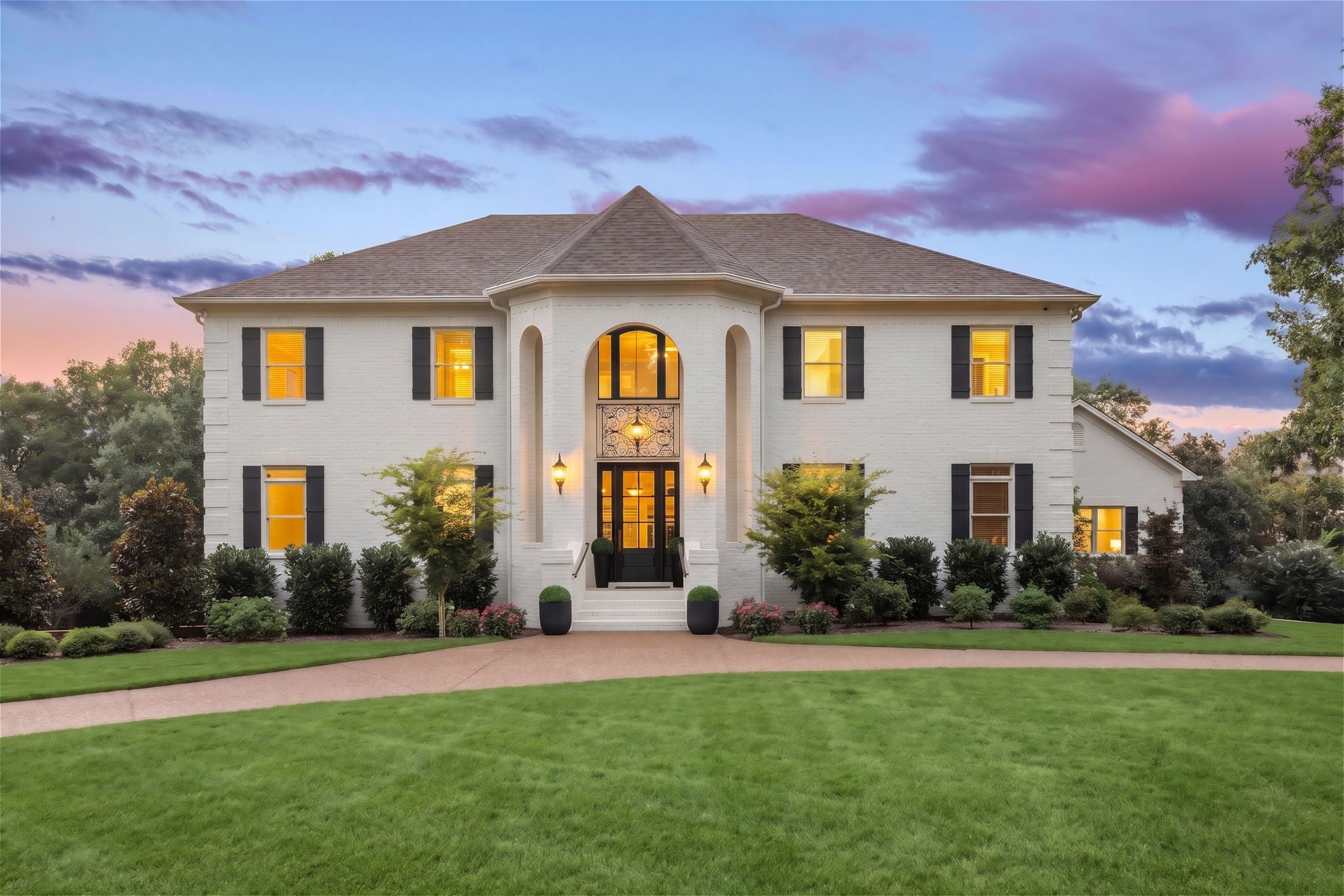 9429 Weatherly Dr