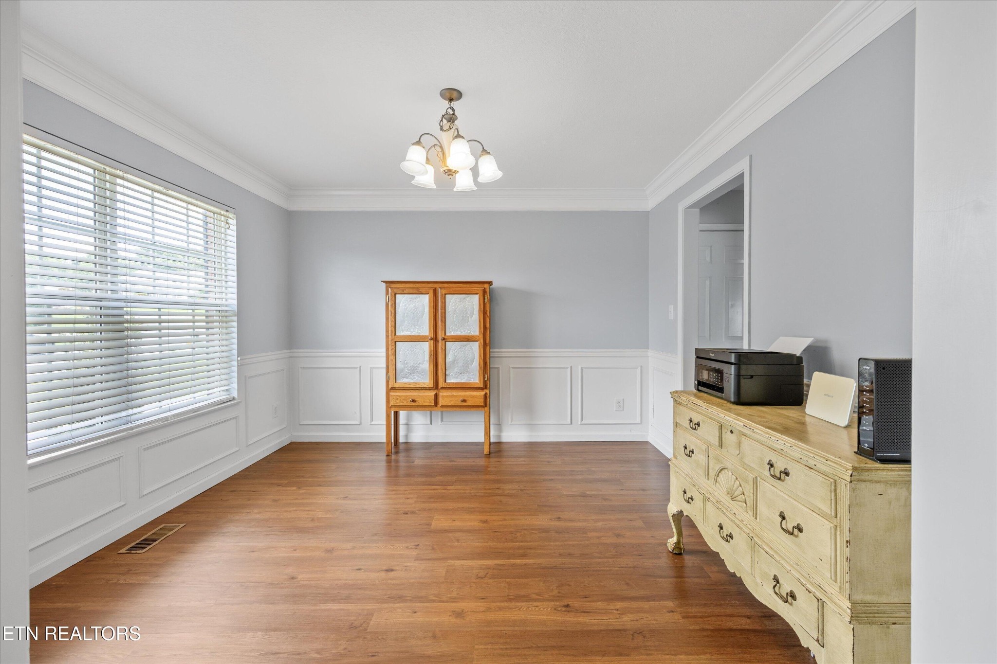 2437 Fernbank Rd