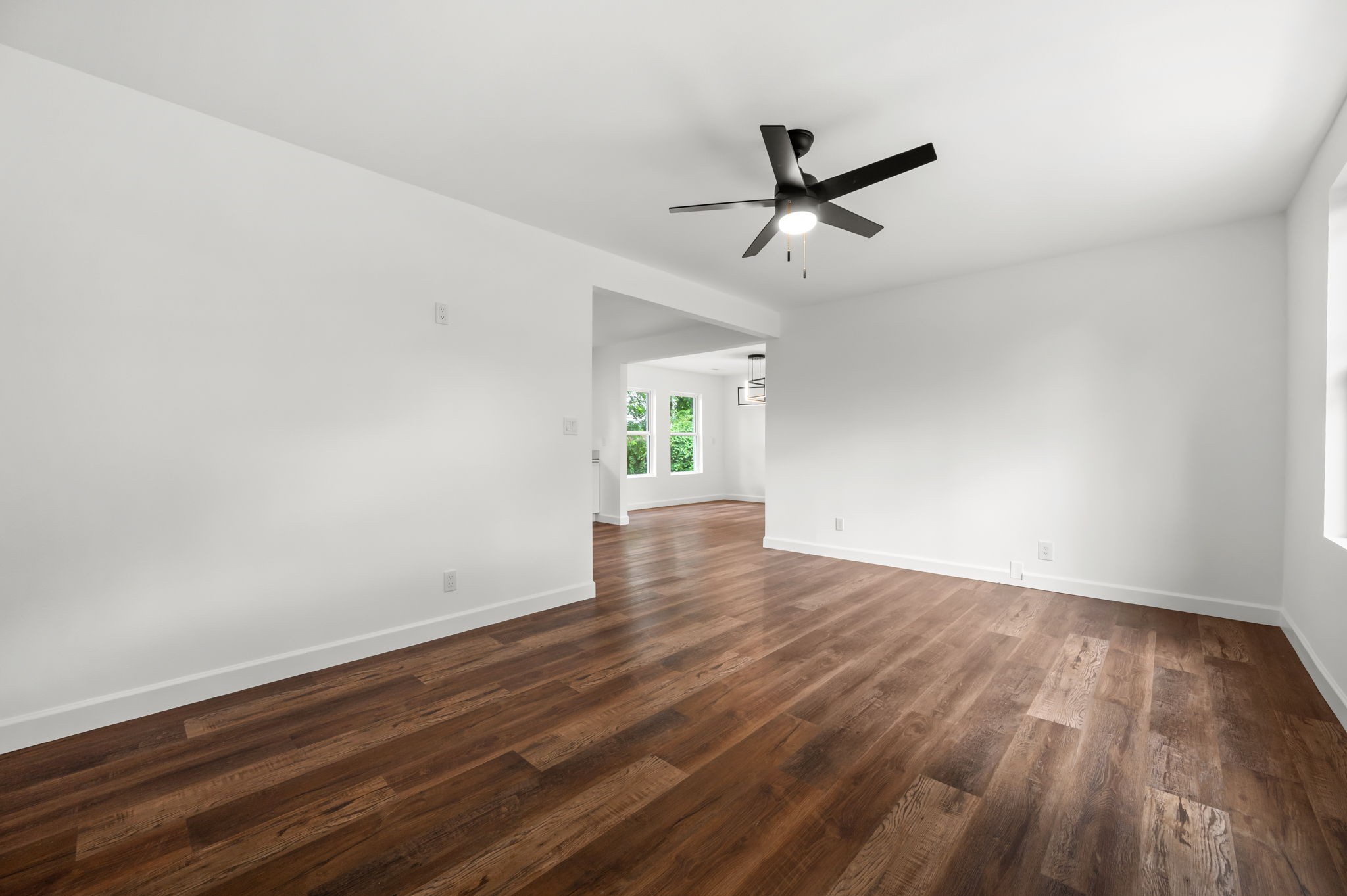 706 Mars St