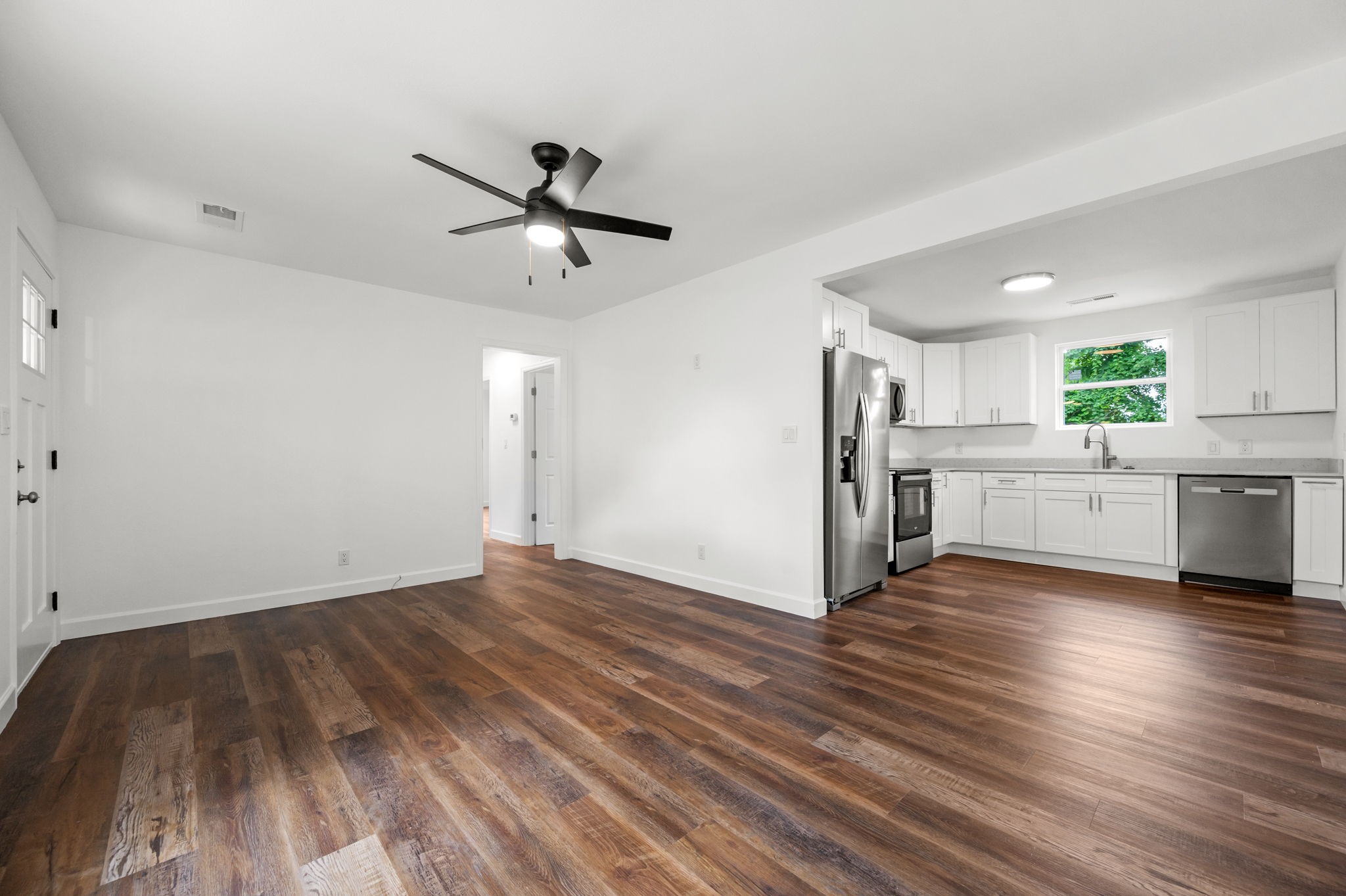 706 Mars St