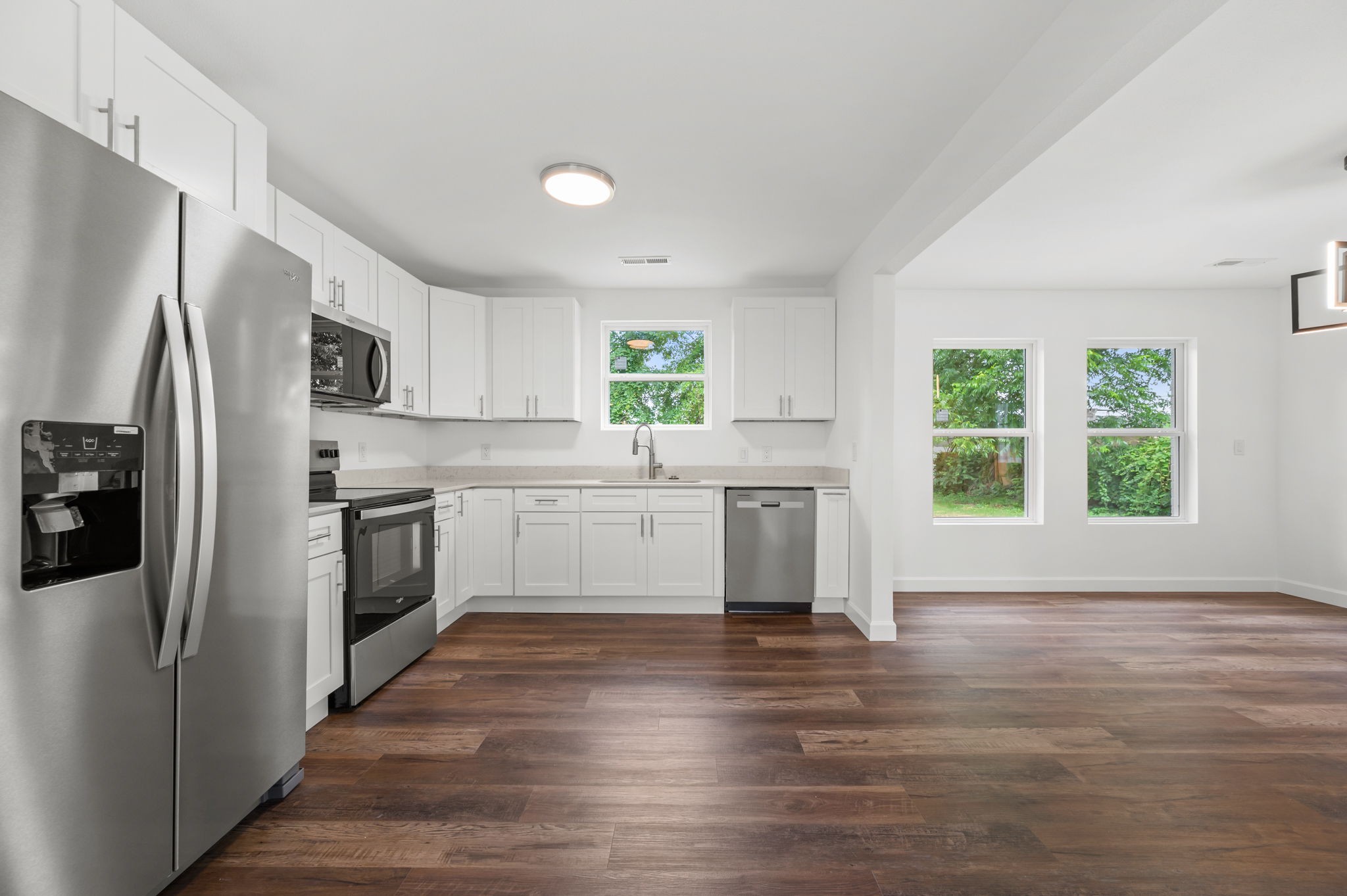 706 Mars St